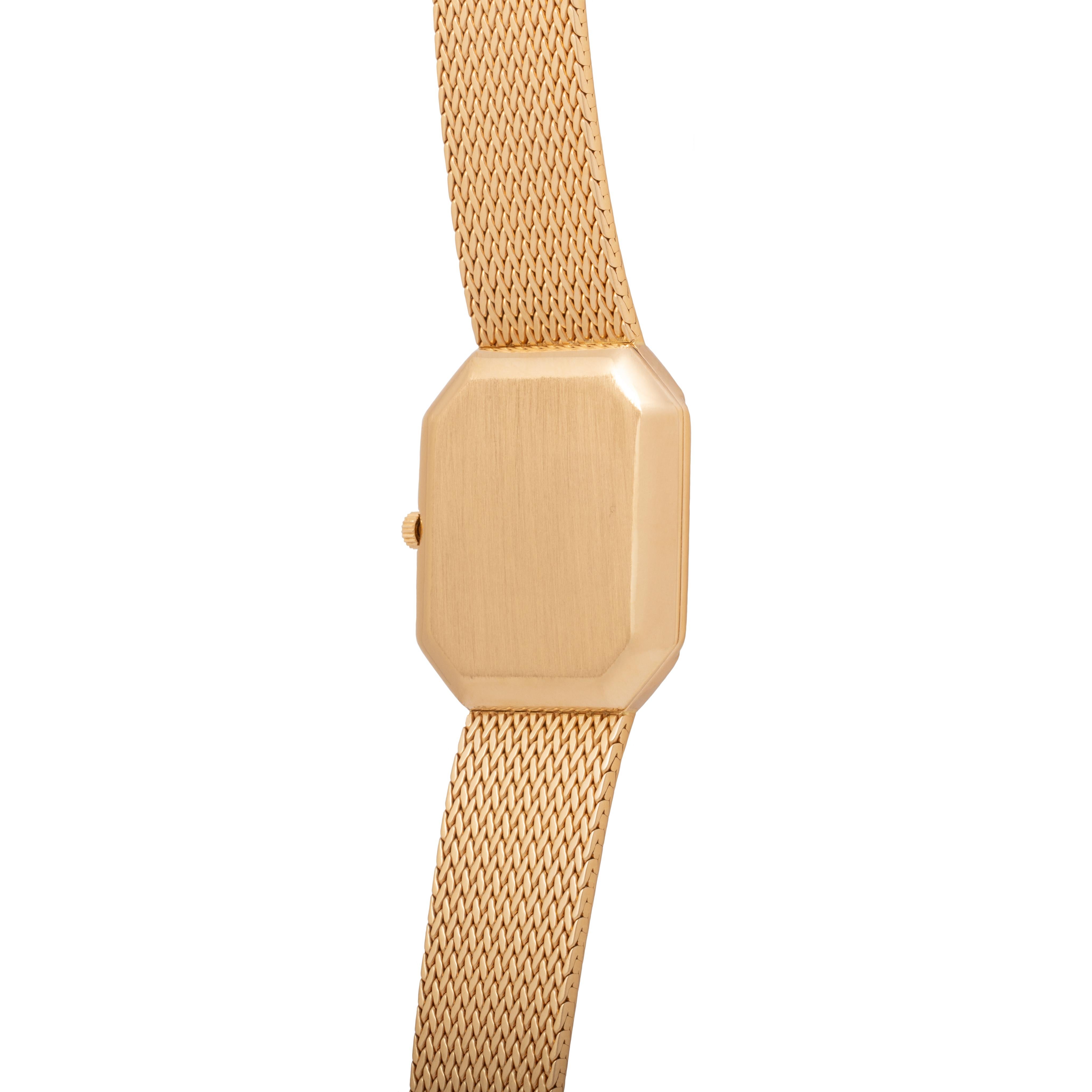 Vintage Patek Philippe Gondolo Model 3853 Quartz 18 Karat Yellow Gold For Sale 2