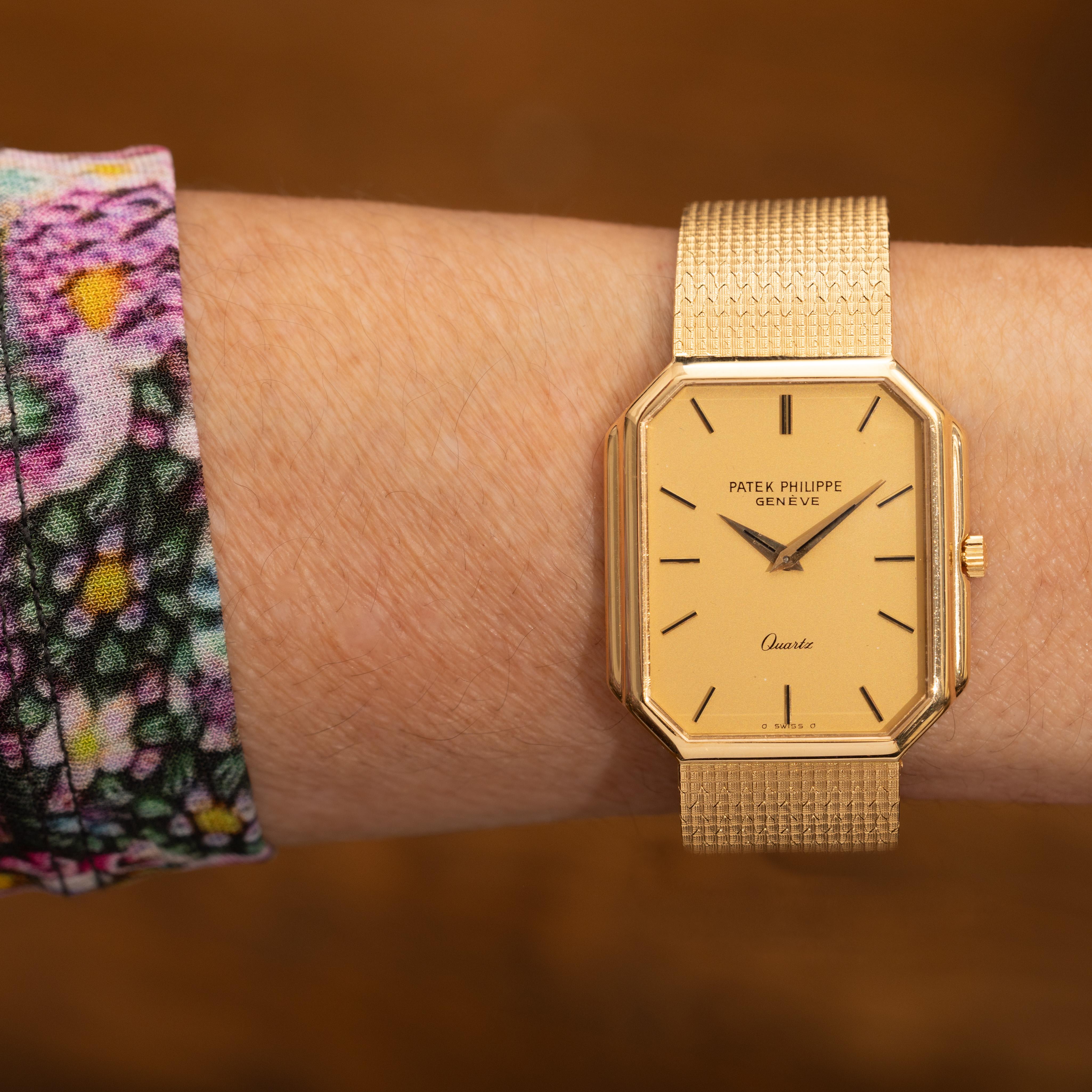 Vintage Patek Philippe Gondolo Model 3853 Quartz 18 Karat Yellow Gold For Sale 3