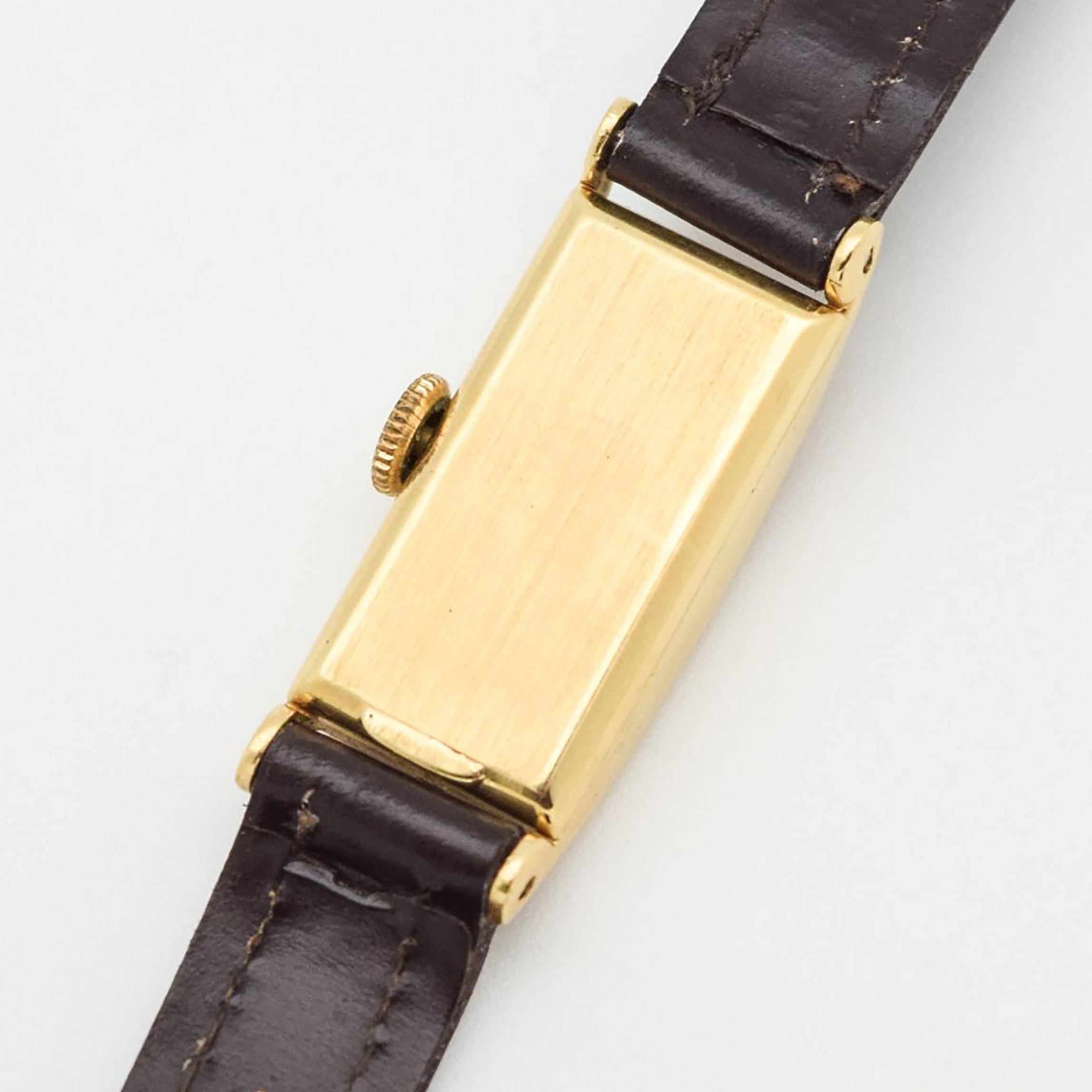 Vintage Patek Philippe Ladies 18 Karat Yellow Gold Watch, 1943 In Excellent Condition For Sale In Beverly Hills, CA