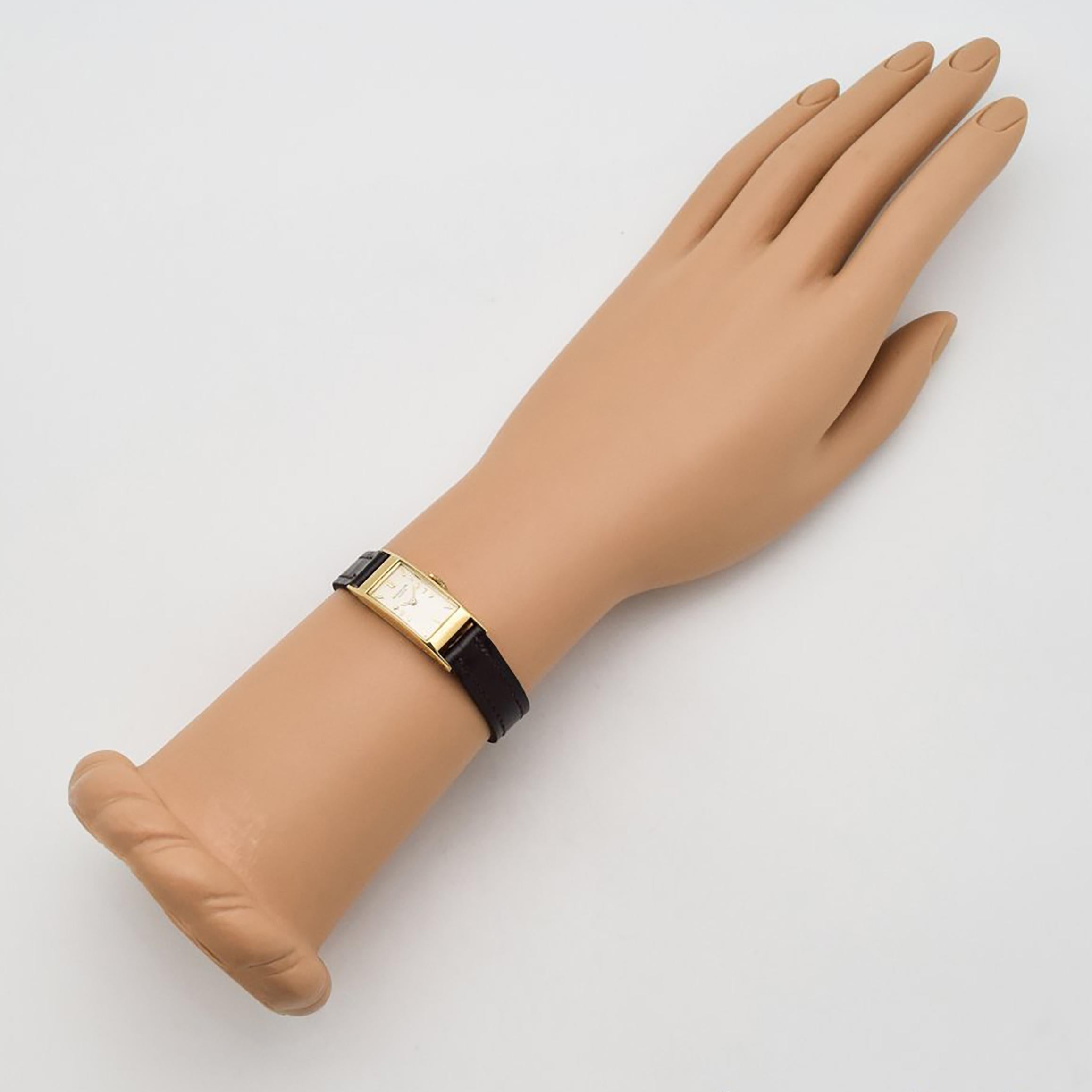 Vintage Patek Philippe Ladies 18 Karat Yellow Gold Watch, 1943 For Sale 2