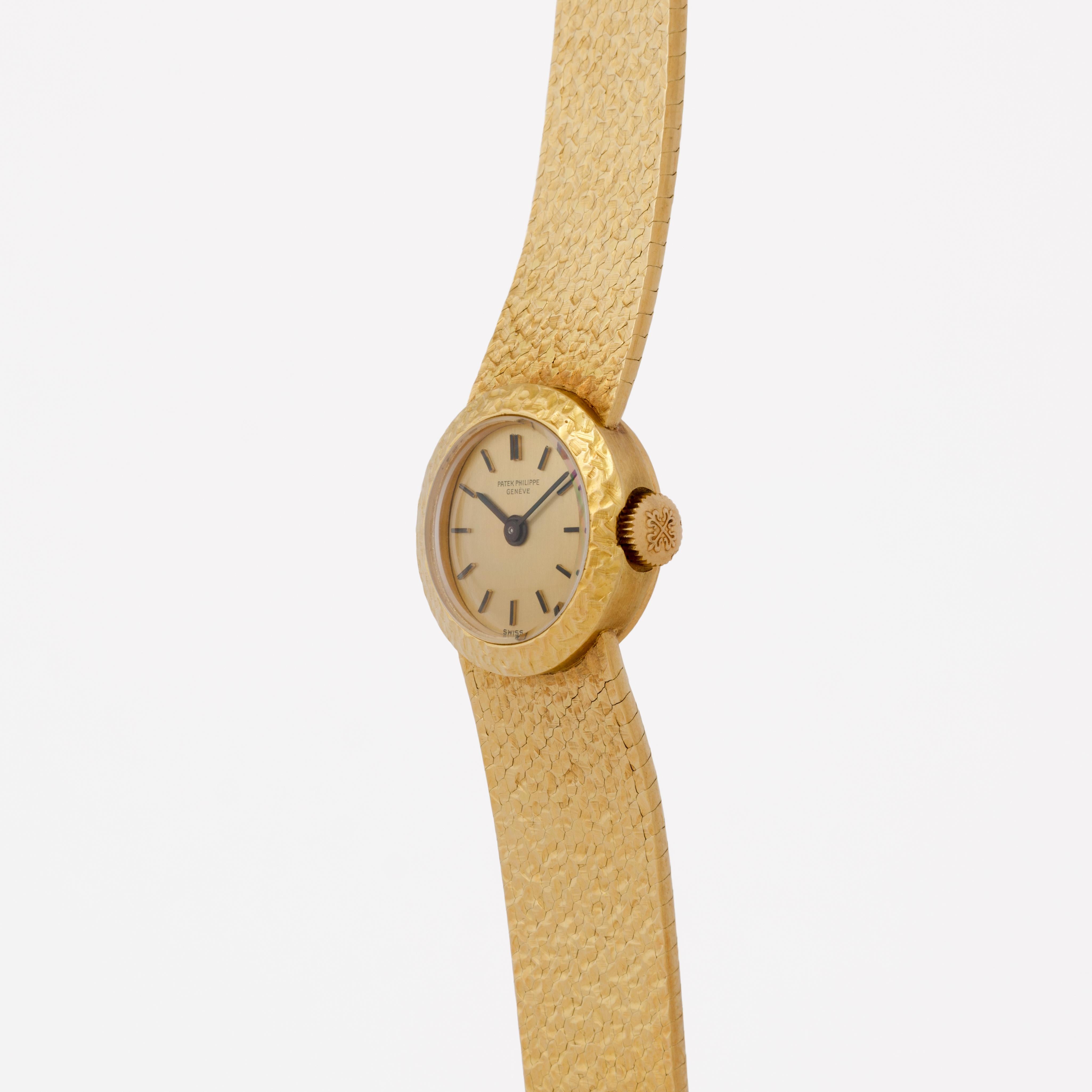 Patek Philippe Model 3266/152 d'epoca in oro giallo 18 carati In condizioni buone in vendita a New York, NY