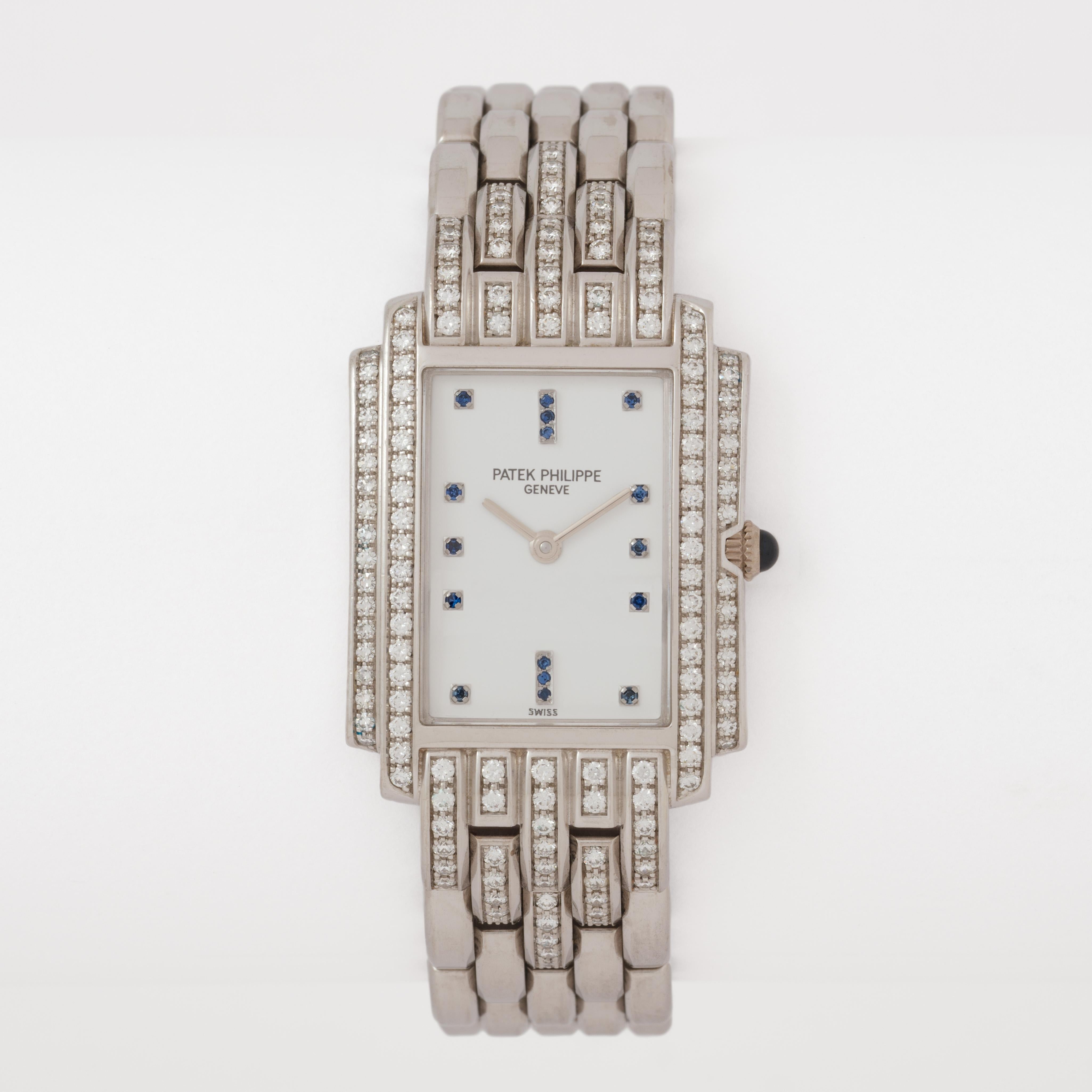 Modernista Patek Philippe Model 4825/020 Gondolo d'epoca in oro bianco 18 carati con diamanti in vendita