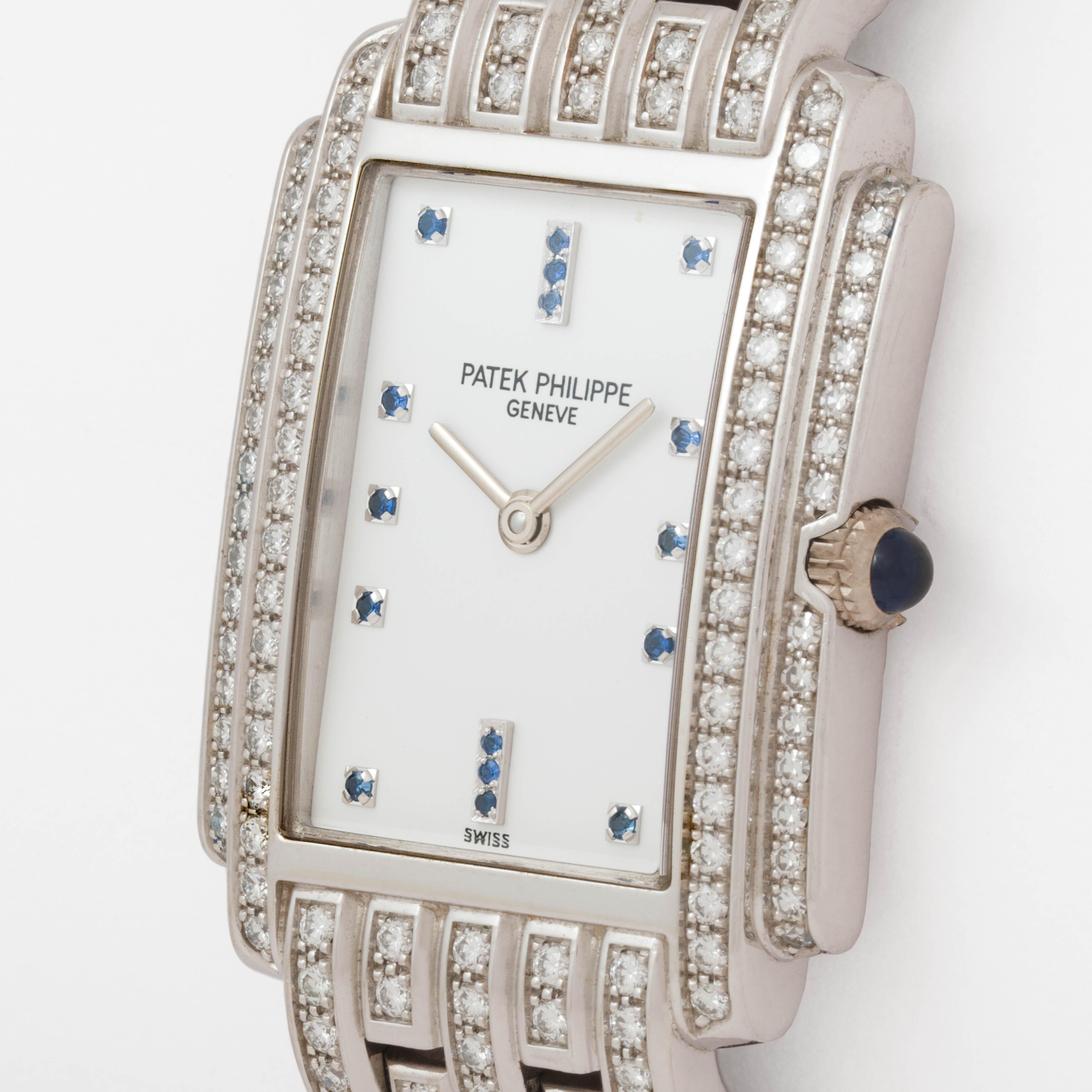 Patek Philippe Model 4825/020 Gondolo d'epoca in oro bianco 18 carati con diamanti In condizioni buone in vendita a New York, NY