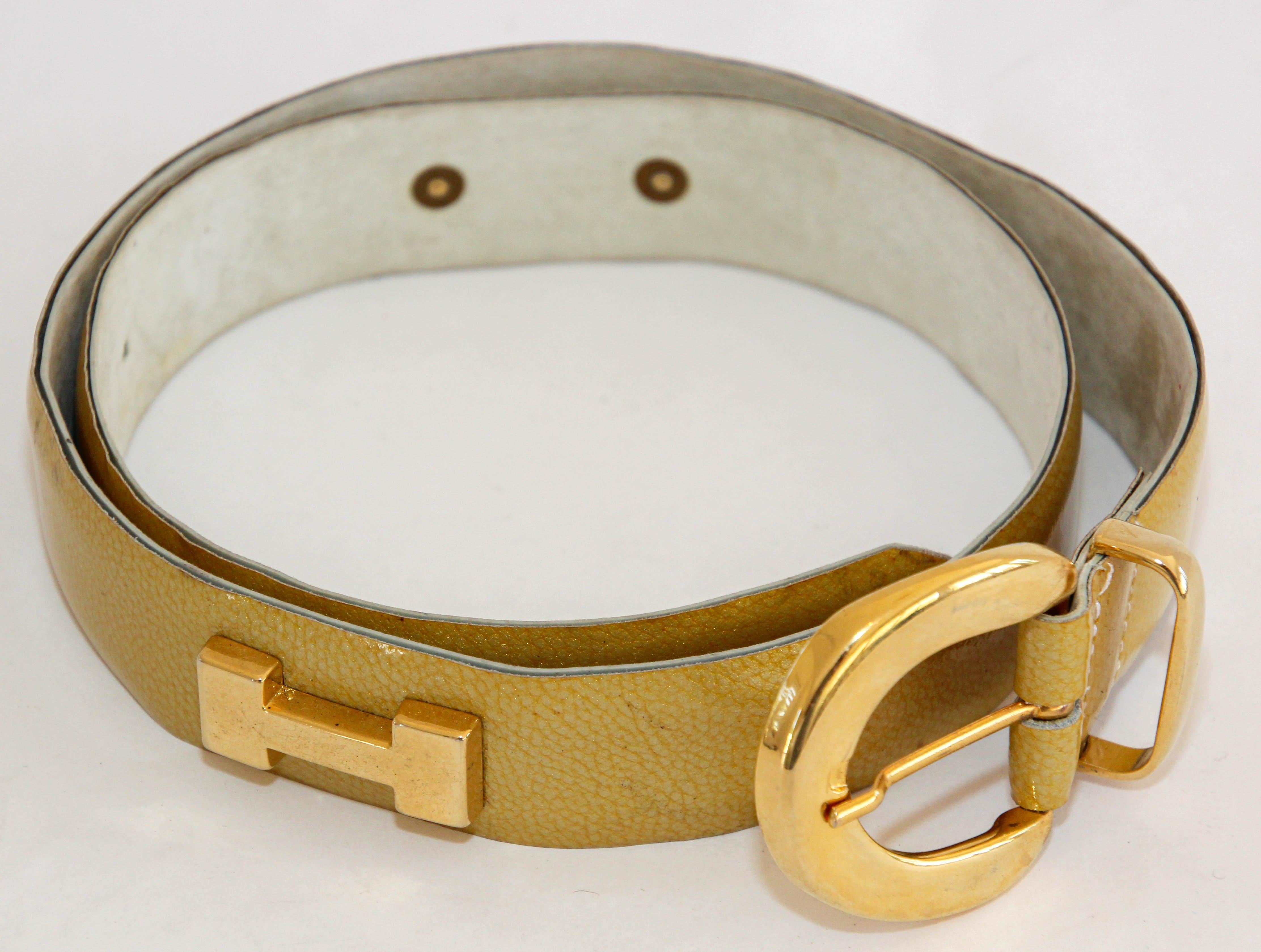 Vintage-Ledergürtel aus Lackleder in Gold mit H-Messing-Logo, hergestellt in Frankreich im Angebot 8