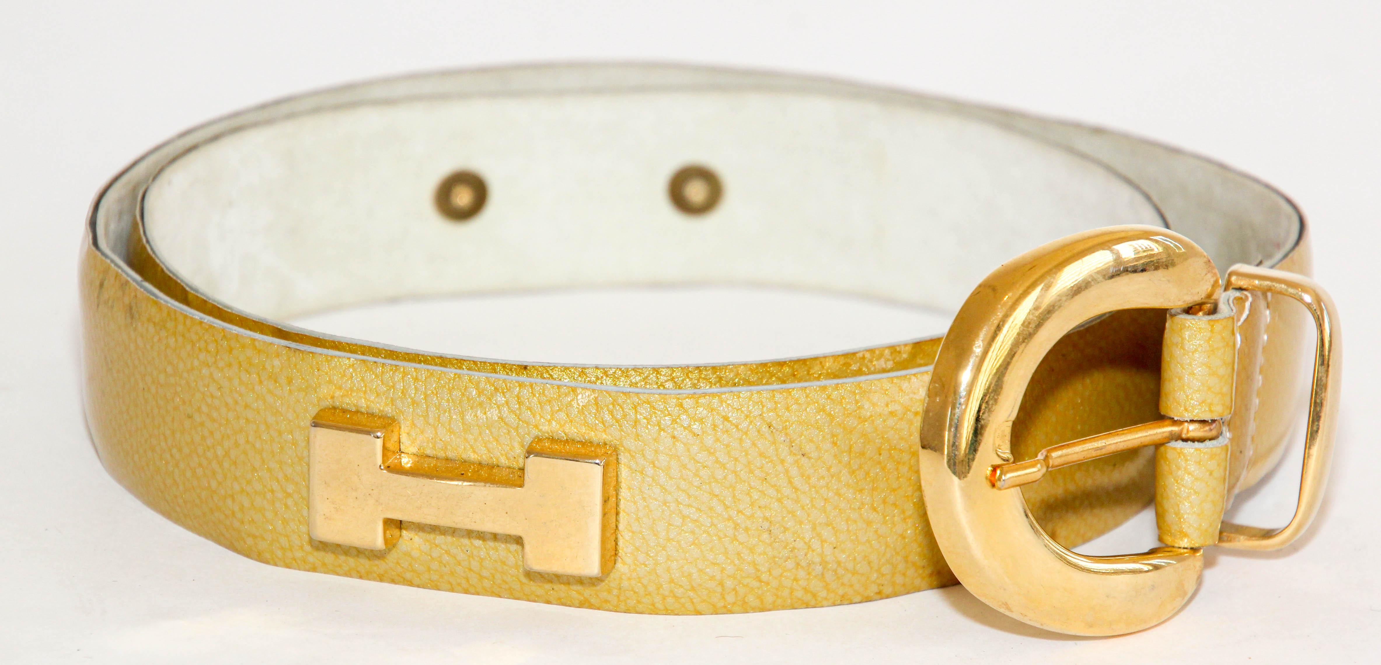 Vintage-Ledergürtel aus Lackleder in Gold mit H-Messing-Logo, hergestellt in Frankreich im Angebot 9