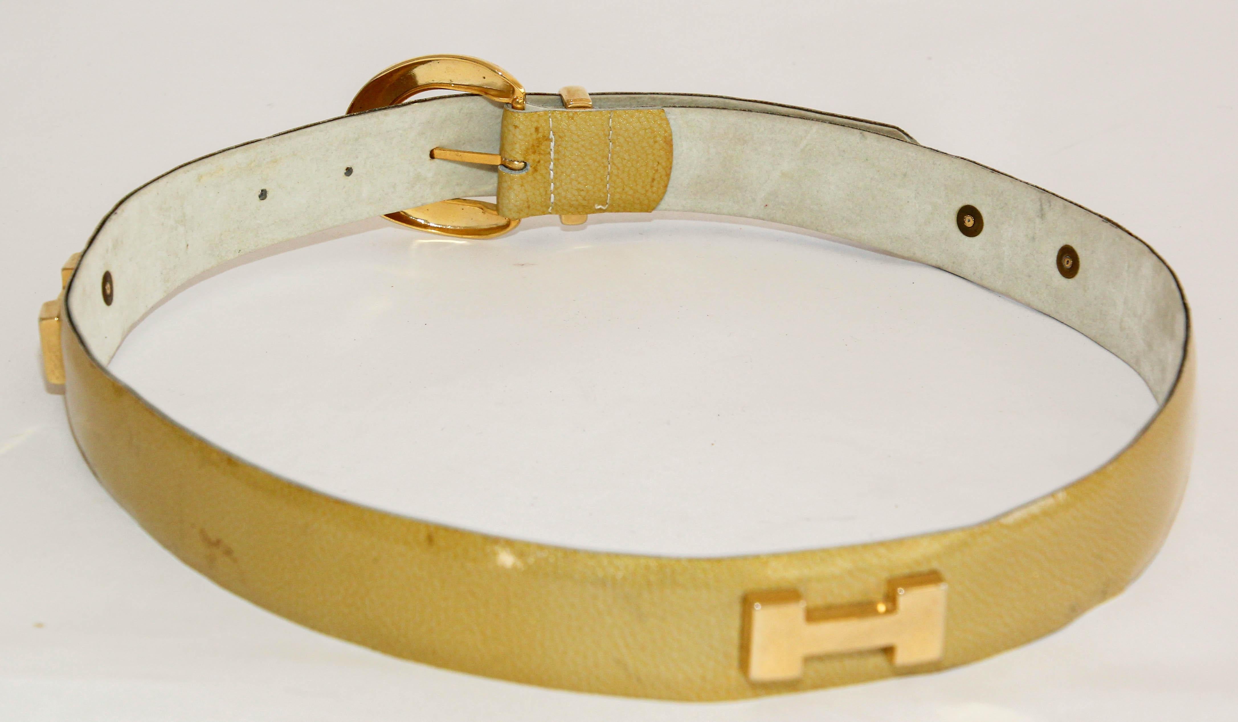 Vintage-Ledergürtel aus Lackleder in Gold mit H-Messing-Logo, hergestellt in Frankreich im Angebot 2
