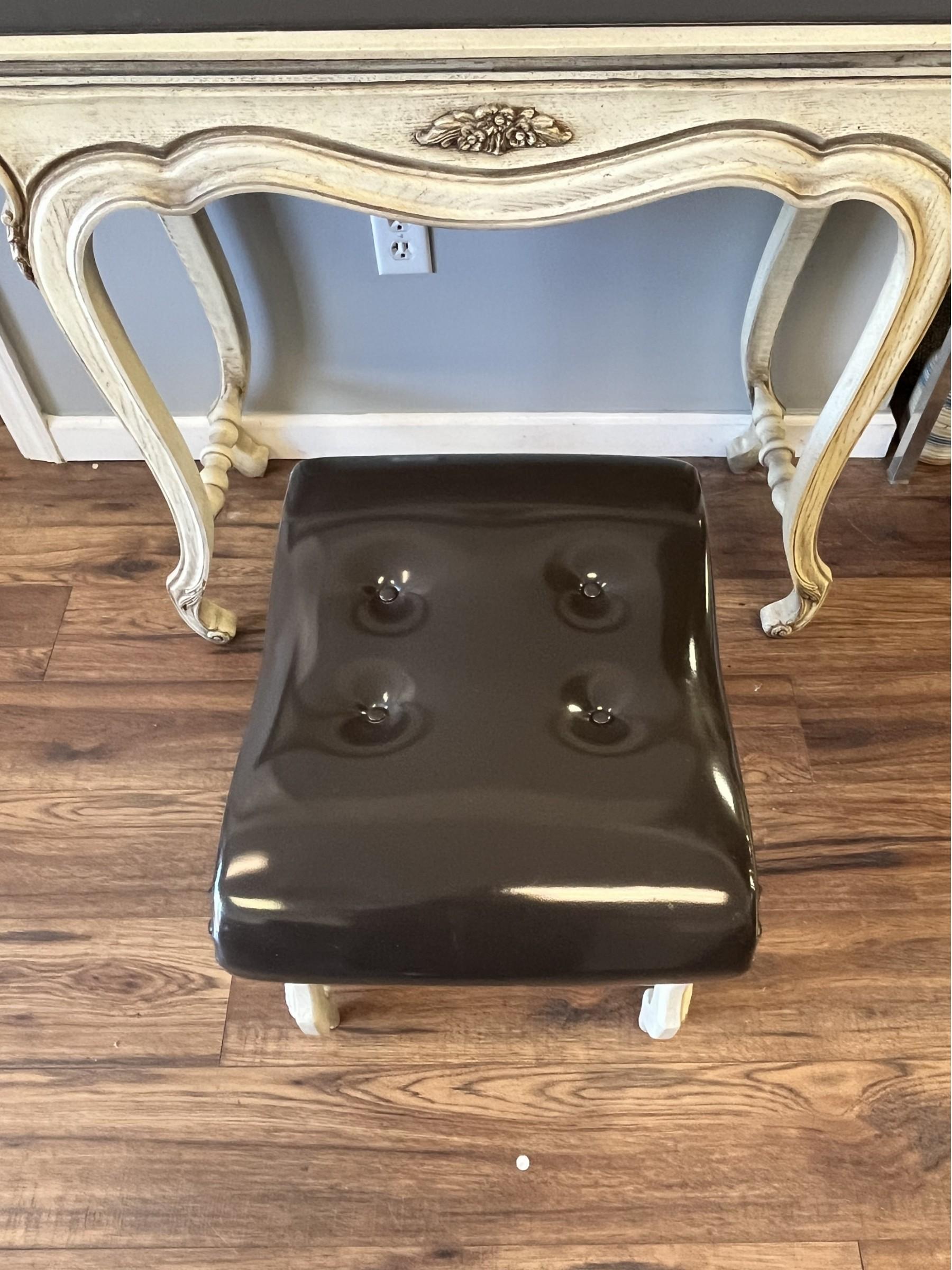 20th Century Vintage Provincial Patent Leather Top Vanity With Matching Stool For Sale