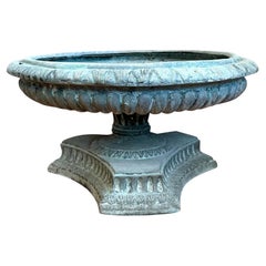 Urne vintage en bronze patiné