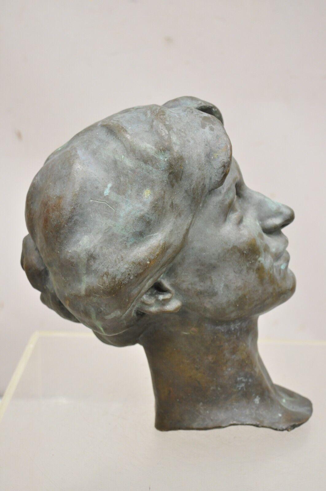 Patinierte Bronzeguss-Büstenstatue-Skulptur einer Frau mit genageltem Haar, Vintage im Angebot 6