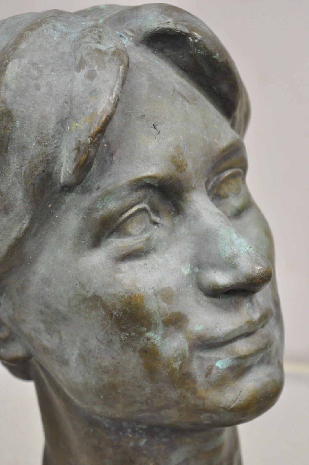 Patinierte Bronzeguss-Büstenstatue-Skulptur einer Frau mit genageltem Haar, Vintage im Angebot 1