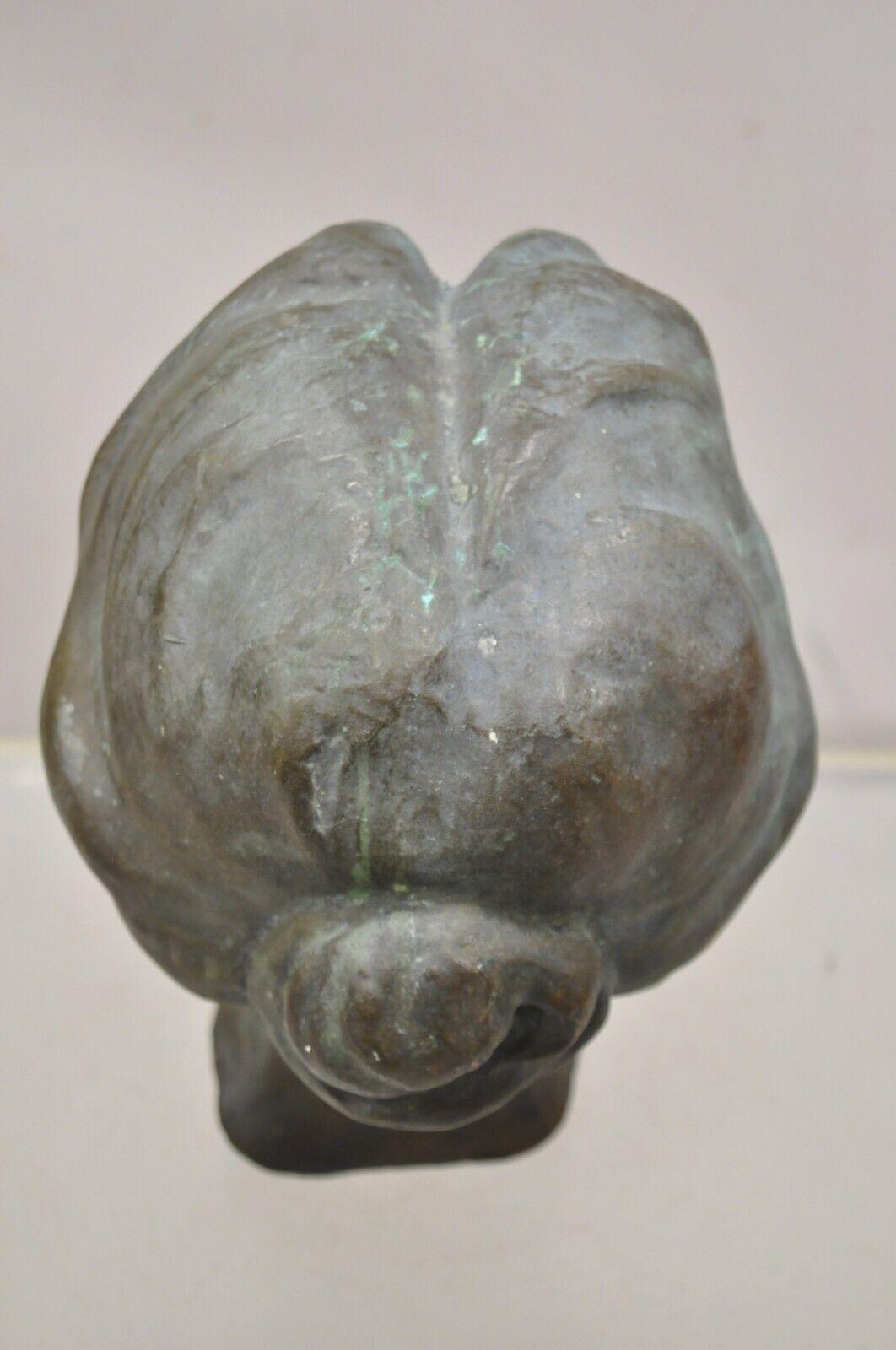 Patinierte Bronzeguss-Büstenstatue-Skulptur einer Frau mit genageltem Haar, Vintage im Angebot 3