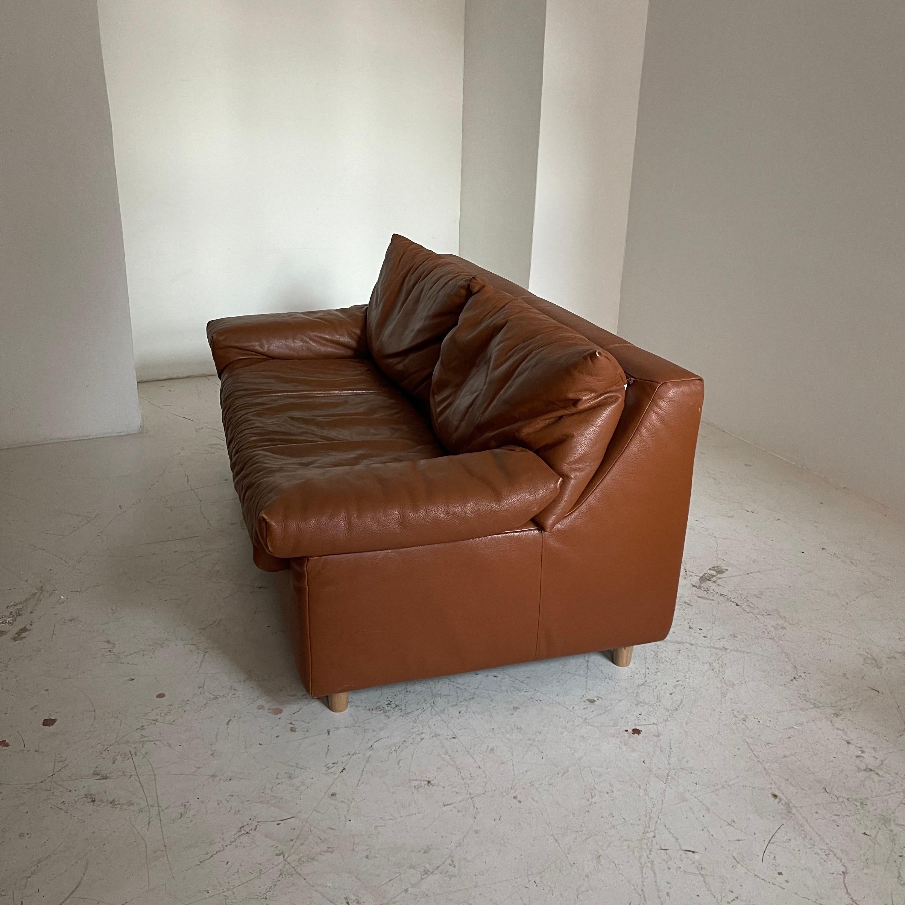 Vintage Patinated Cognac Leather Sofa by Cinna, France, 1970 In Good Condition For Sale In Vienna, AT
