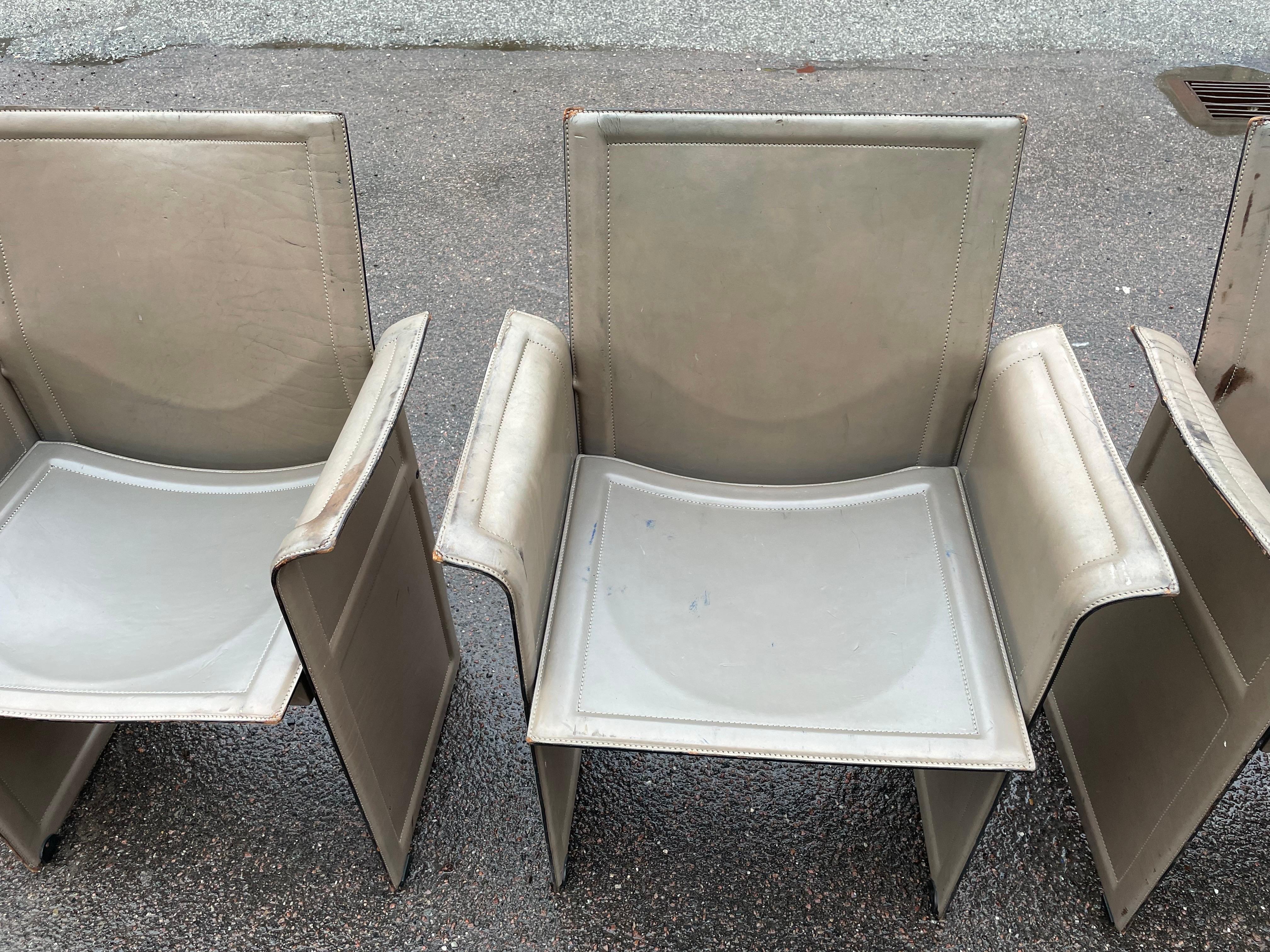 Vintage patinated Dining Chairs by Tito Agnoli for Matteo Grassi, 1980, Set of 4 In Good Condition For Sale In Copenhagen, DK