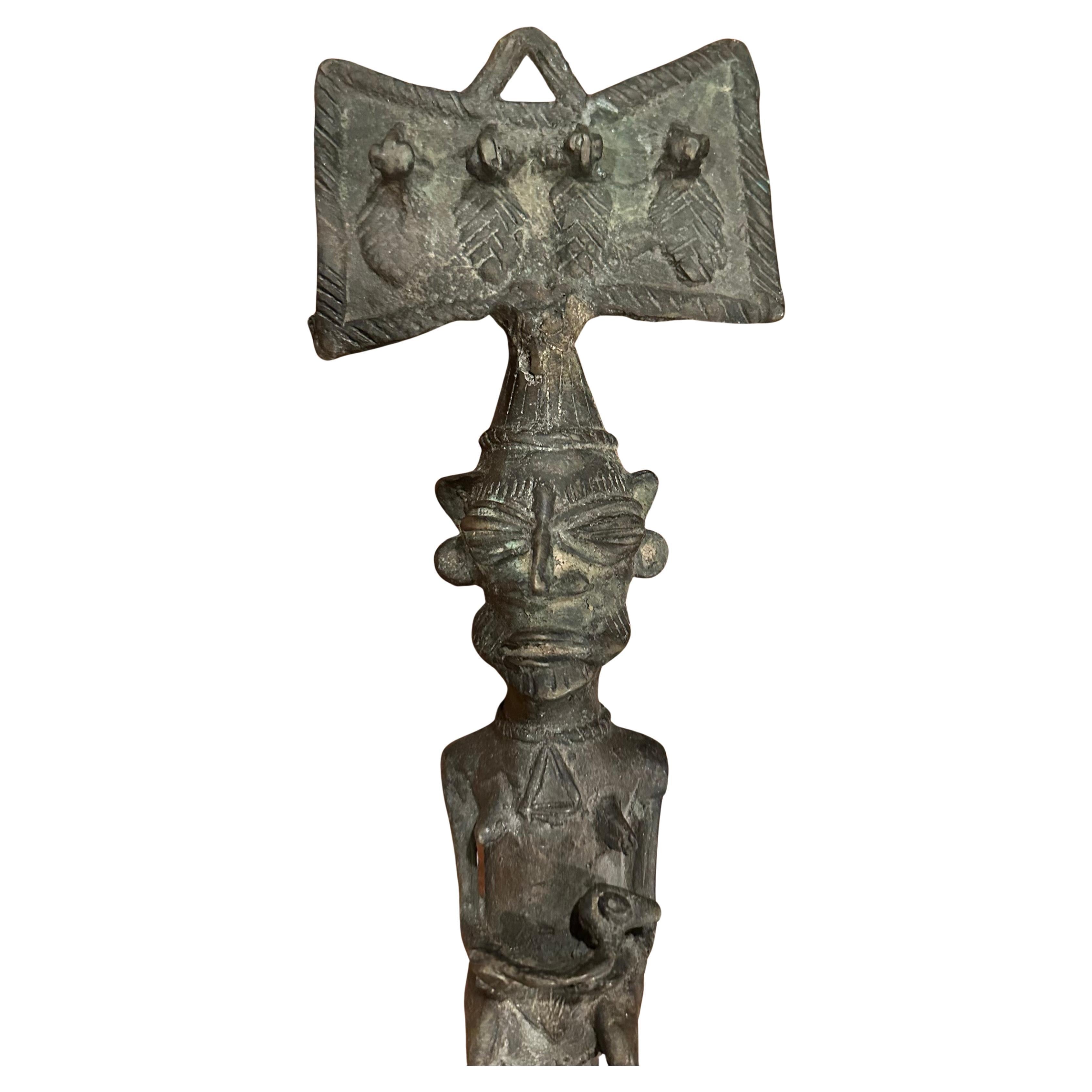 Patinierte Indo-Tibetanisches Buddhismus Bronze „Phurba“ Ritual Dagger / Werkzeug, Vintage (Indisch) im Angebot