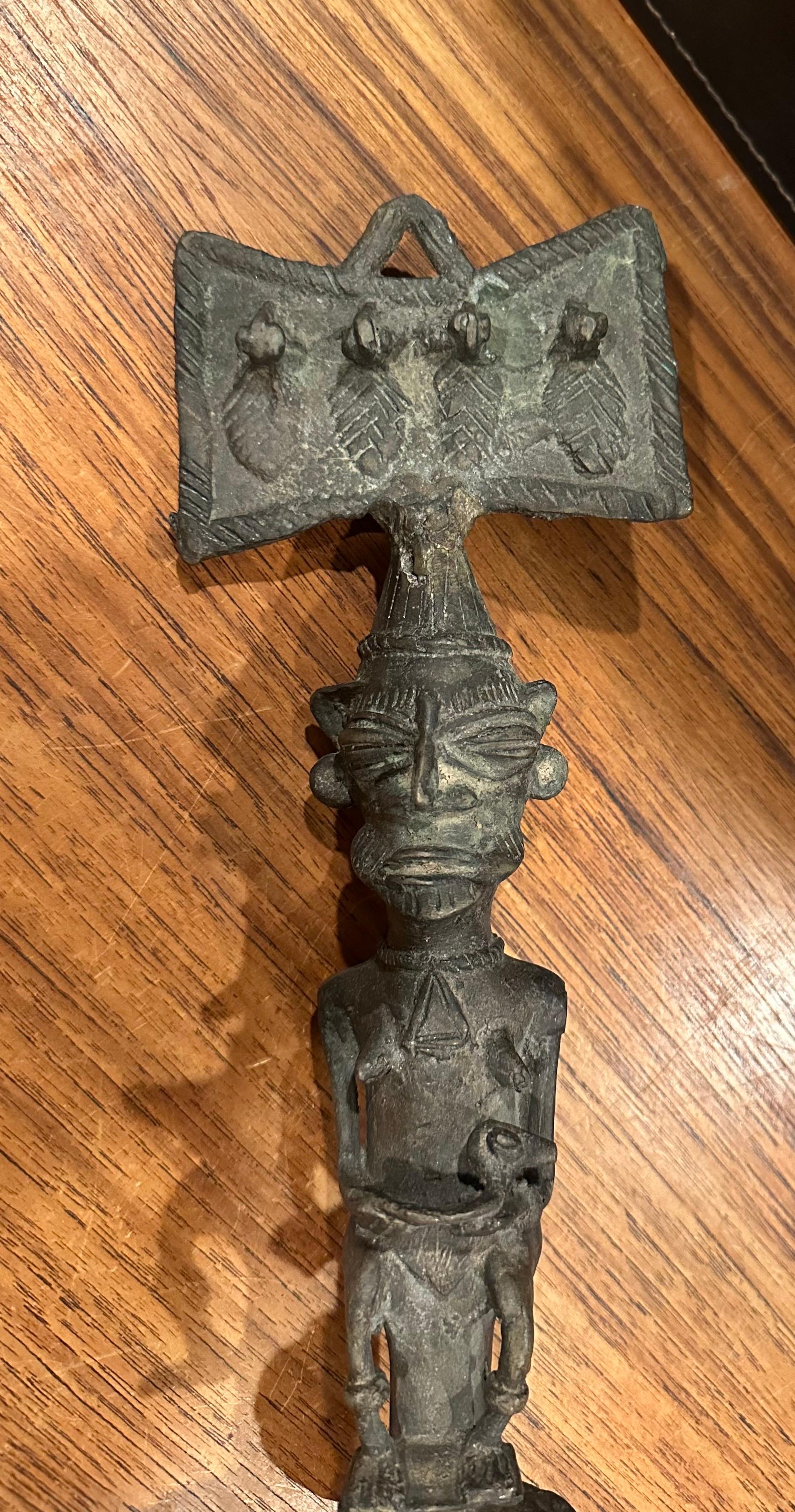 Patinierte Indo-Tibetanisches Buddhismus Bronze „Phurba“ Ritual Dagger / Werkzeug, Vintage (20. Jahrhundert) im Angebot