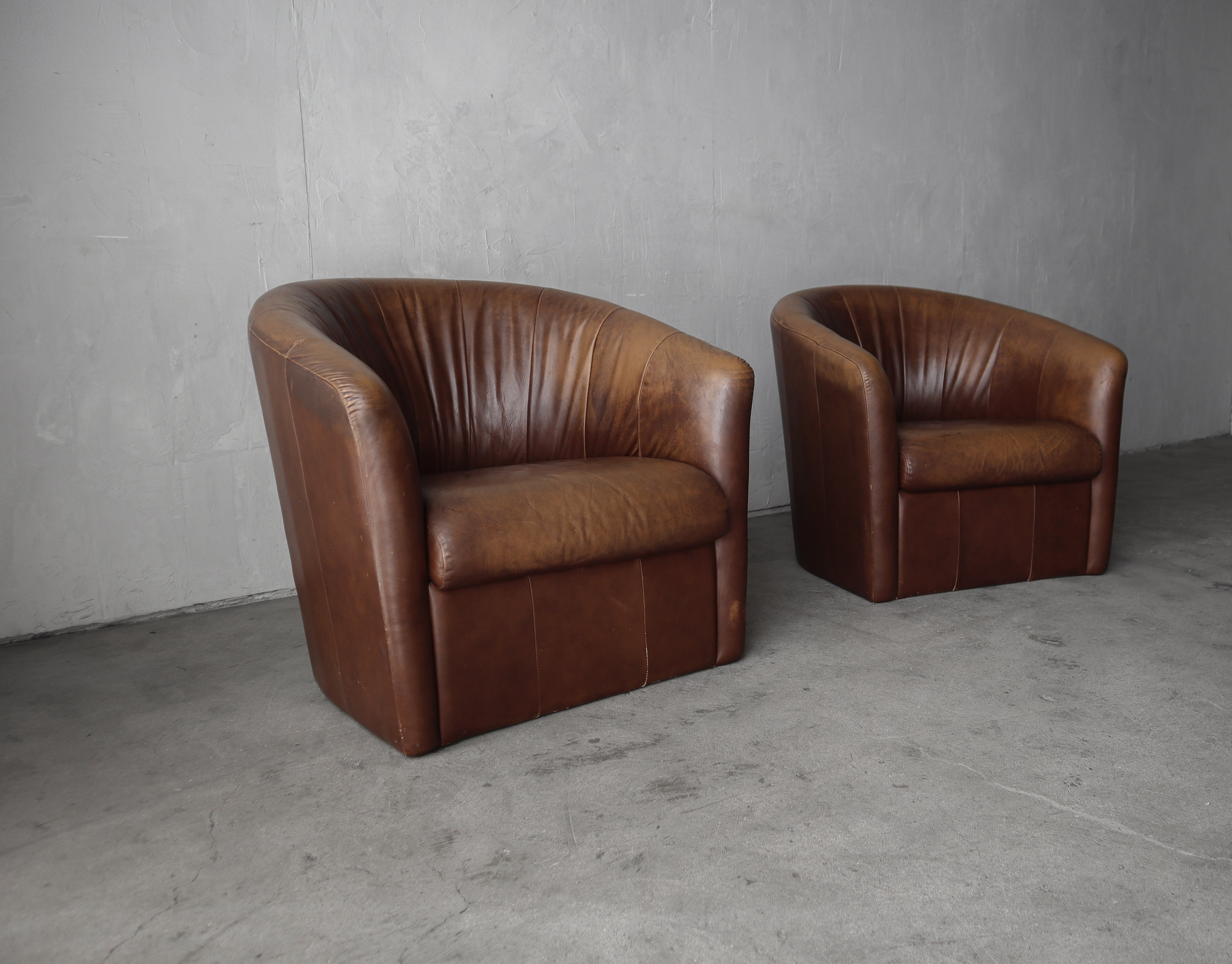 Vintage Patinated Leather Lounge Chairs In Good Condition For Sale In Las Vegas, NV