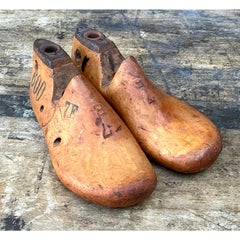 Vintage Patinated Show Lasts - Set of 2