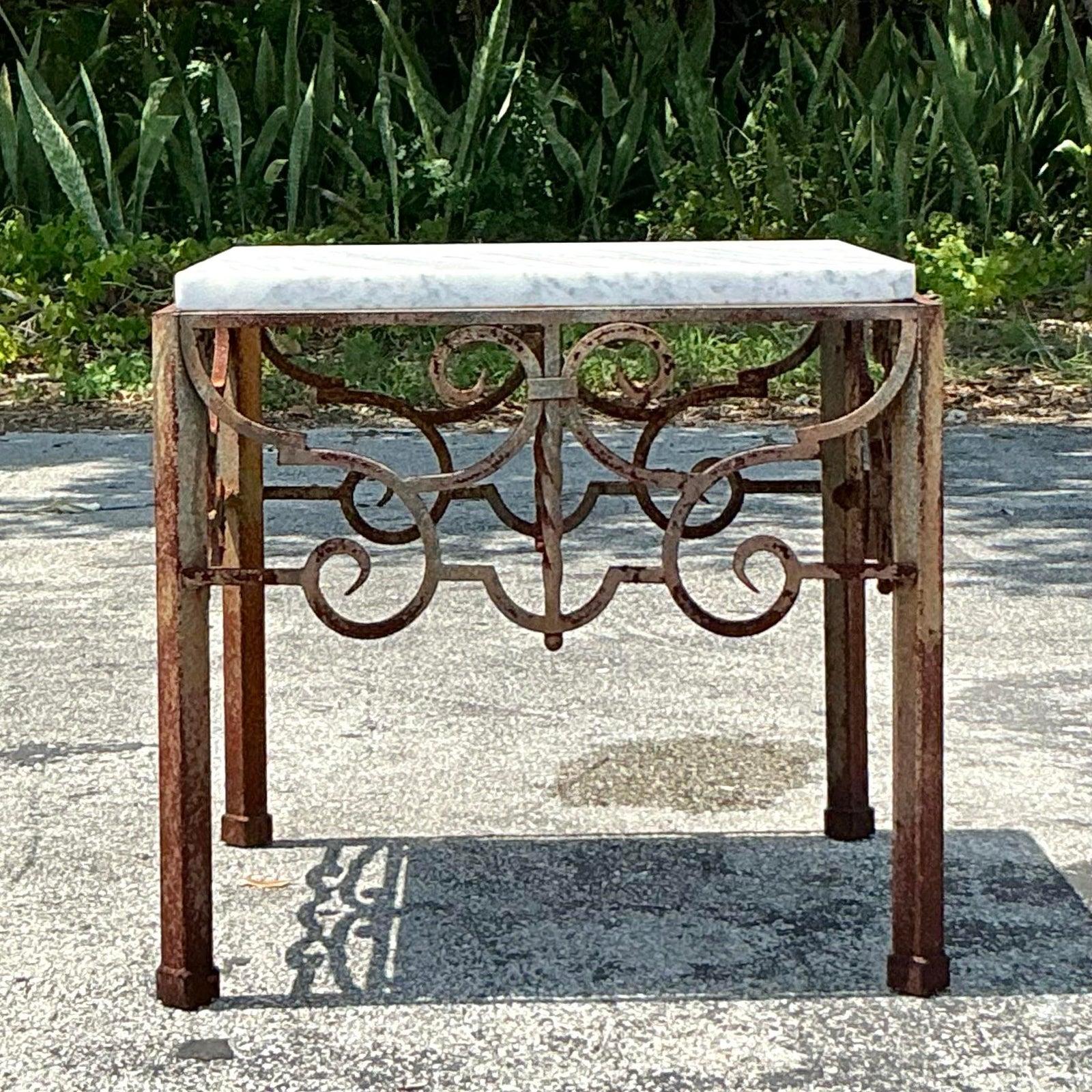 Pierre Table d'appoint vintage en fer forgé patiné à volutes en vente