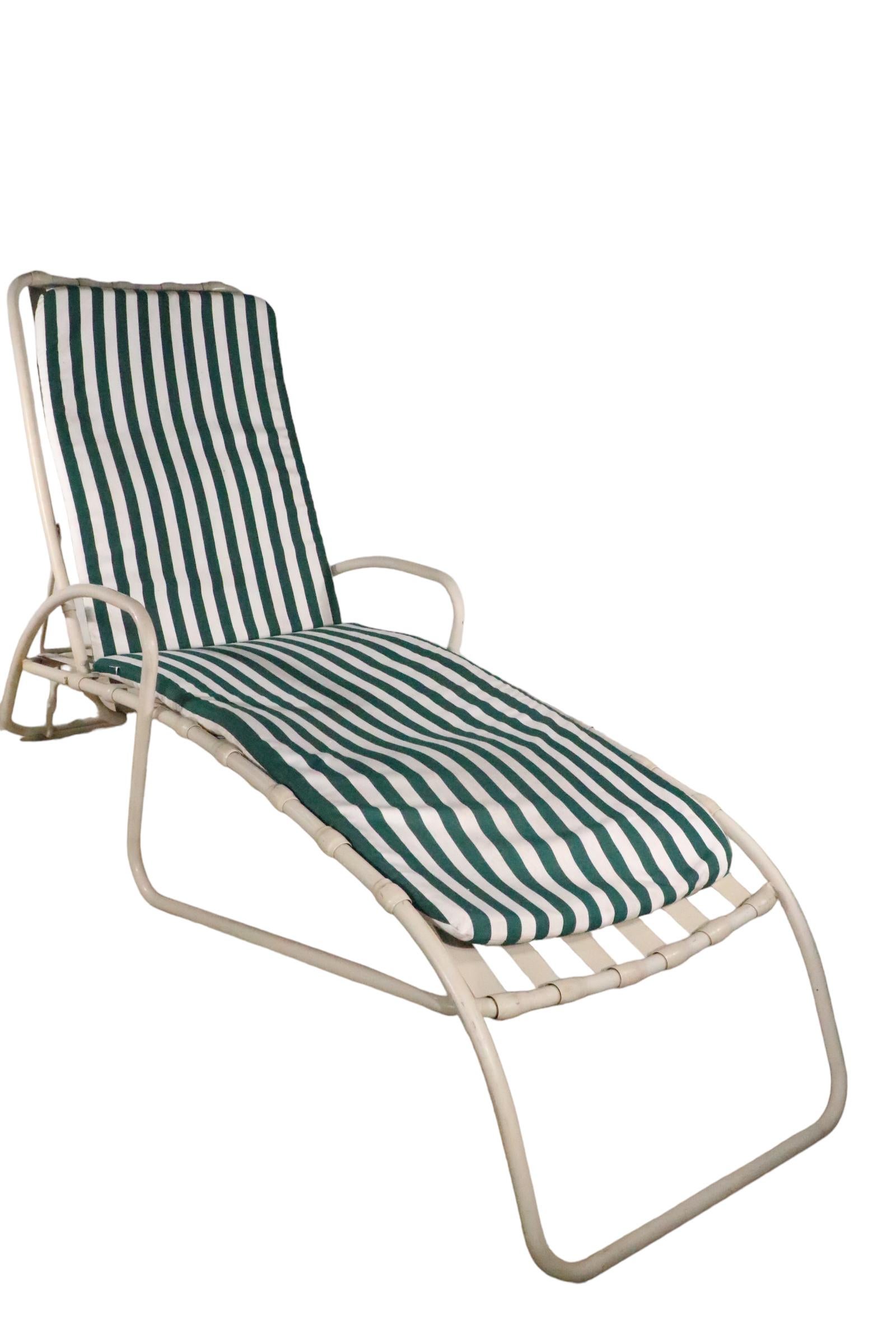 American Vintage Patio Poolside Garden  Brown Jordan Reclining Chaise Lounge  For Sale