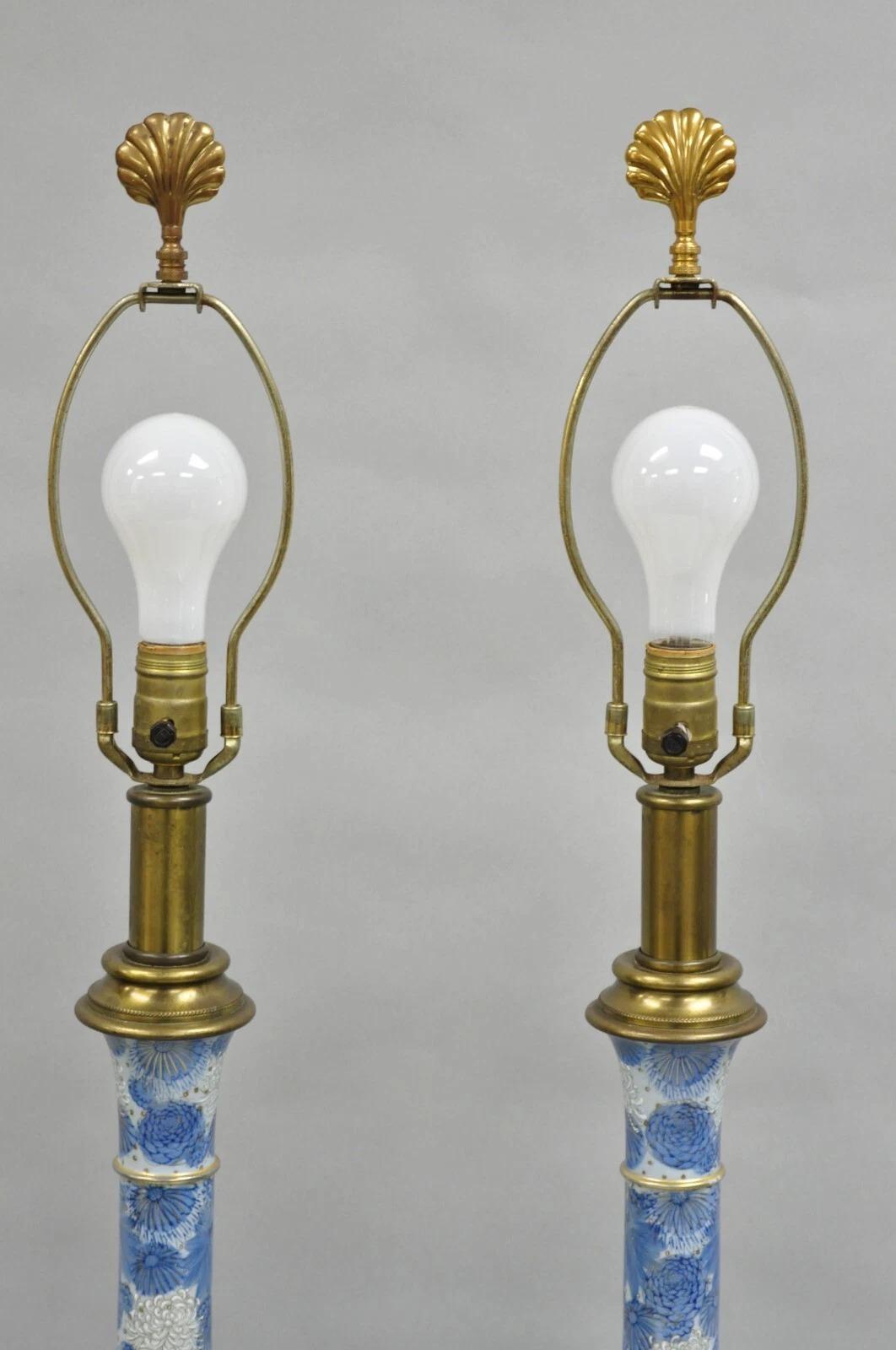 Porcelain Vintage Paul Hanson Chinoiserie Blue Poreclain Flower Oriental Table Lamp Pair For Sale