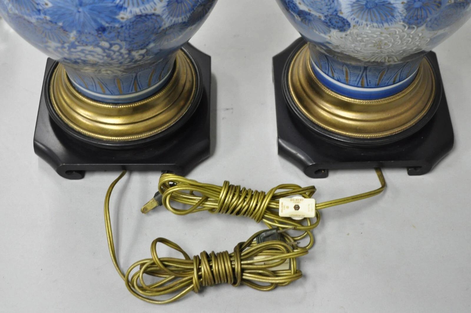 Vintage Paul Hanson Chinoiserie Blue Poreclain Flower Oriental Table Lamp Pair For Sale 3