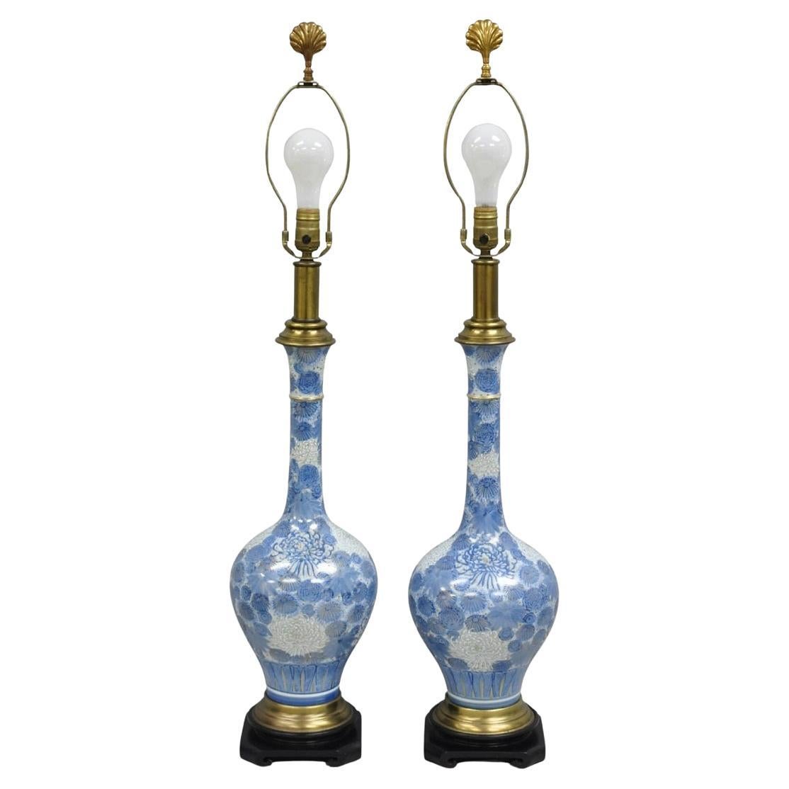 Vintage Paul Hanson Chinoiserie Blue Poreclain Flower Oriental Table Lamp Pair For Sale