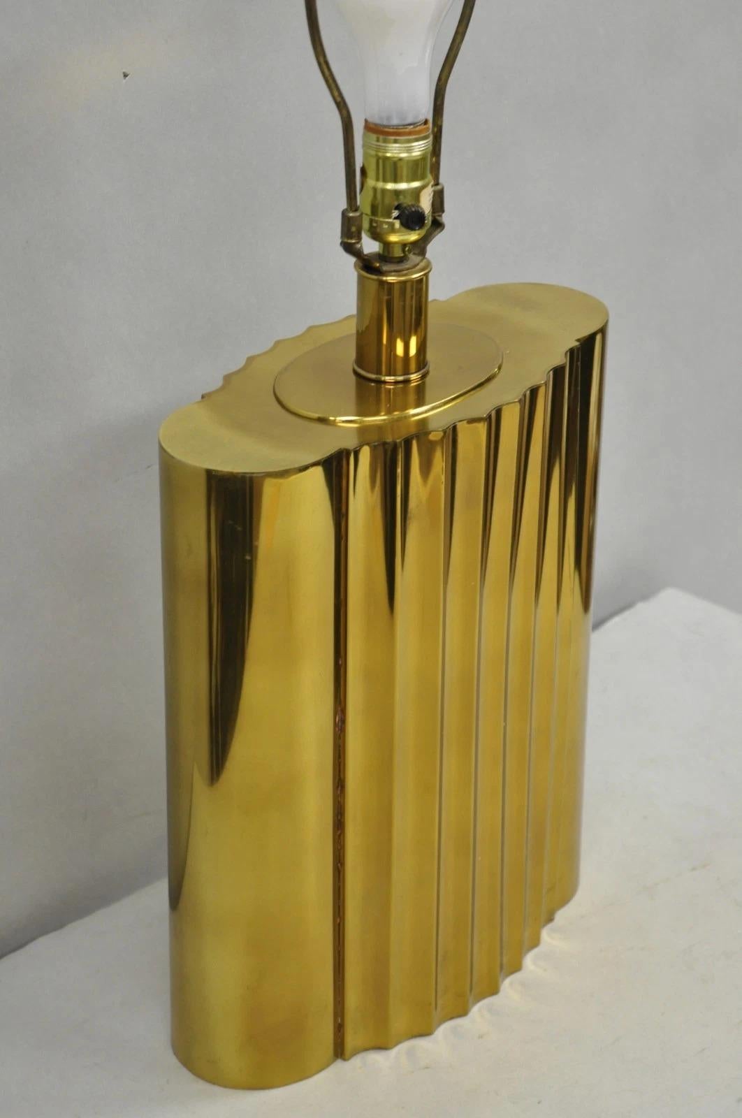 Lampe de table vintage Paul Hanson MCM Hollywood Regency en laiton bruni et cannelé en vente 6