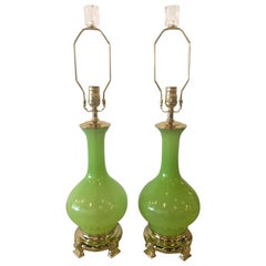 Vintage Paul Hanson Paire de lampes de table en verre opalin vert pomme et laiton