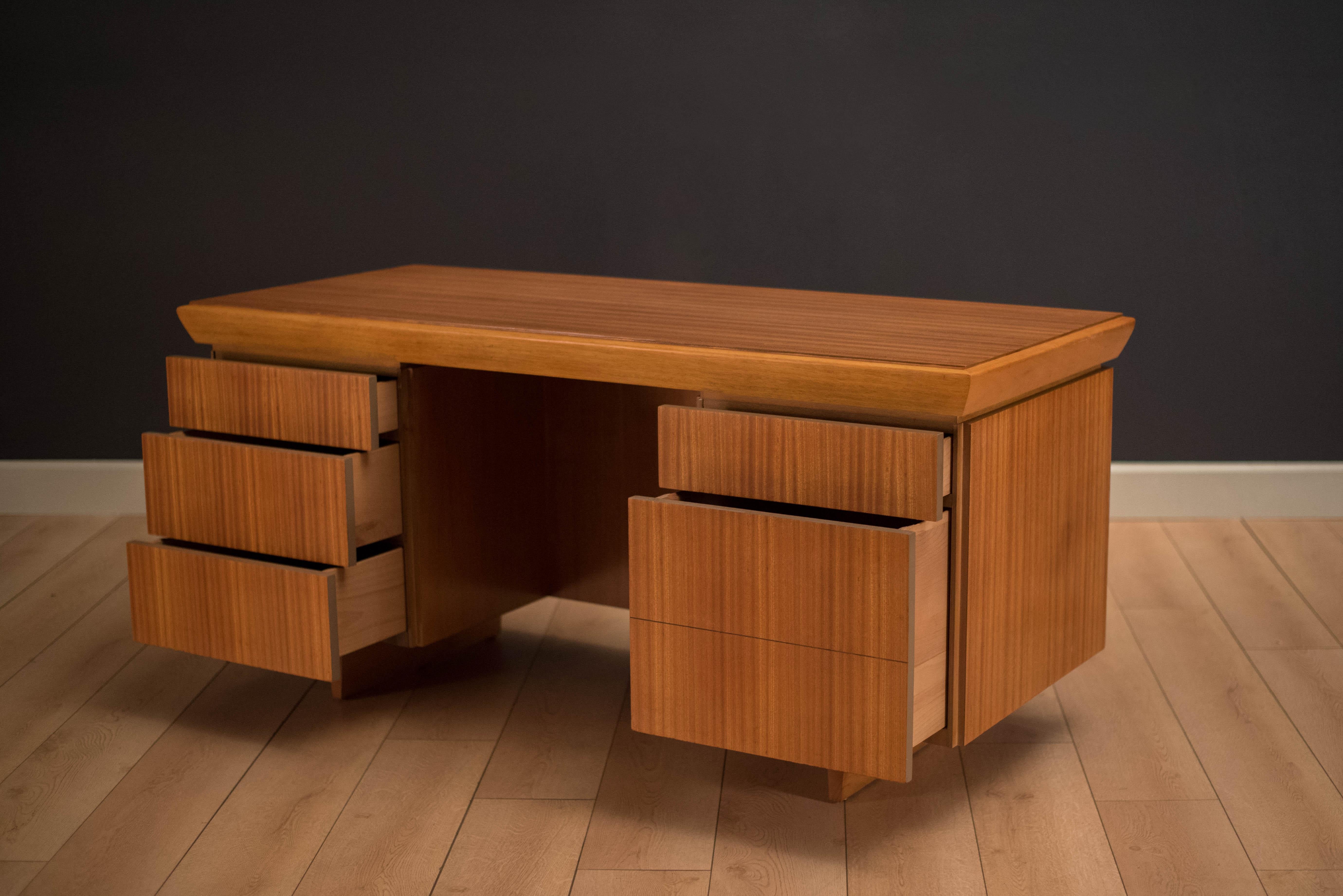 Mid-20th Century Vintage Paul Laszlo Desk for Brown Saltman