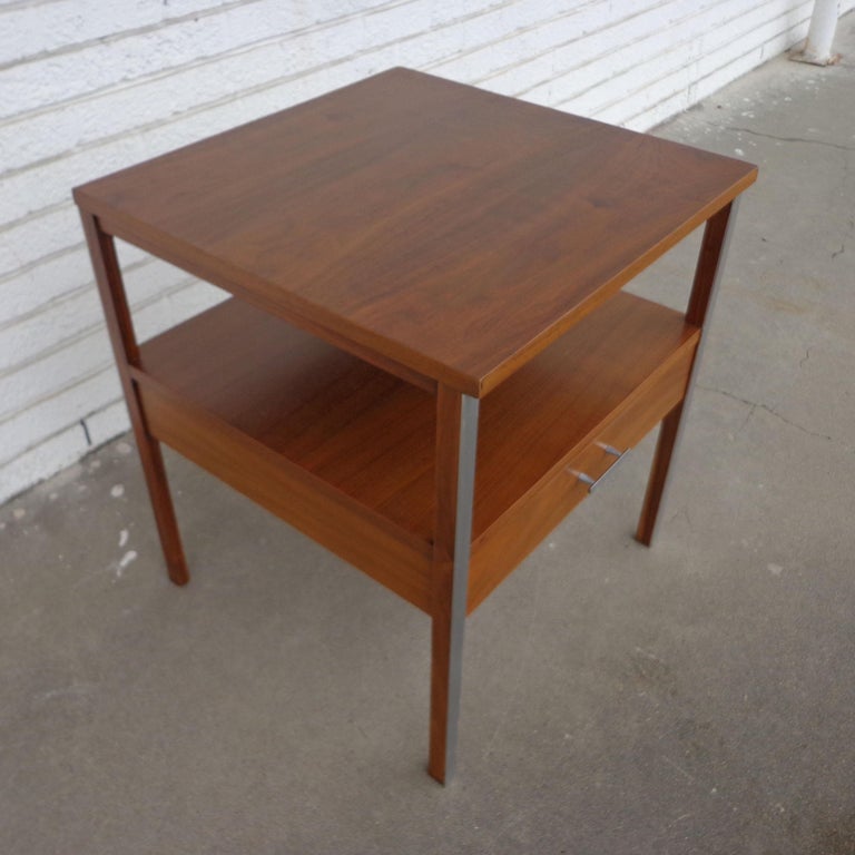 Mid-Century Modern Vintage Paul McCobb End Table for Calvin For Sale