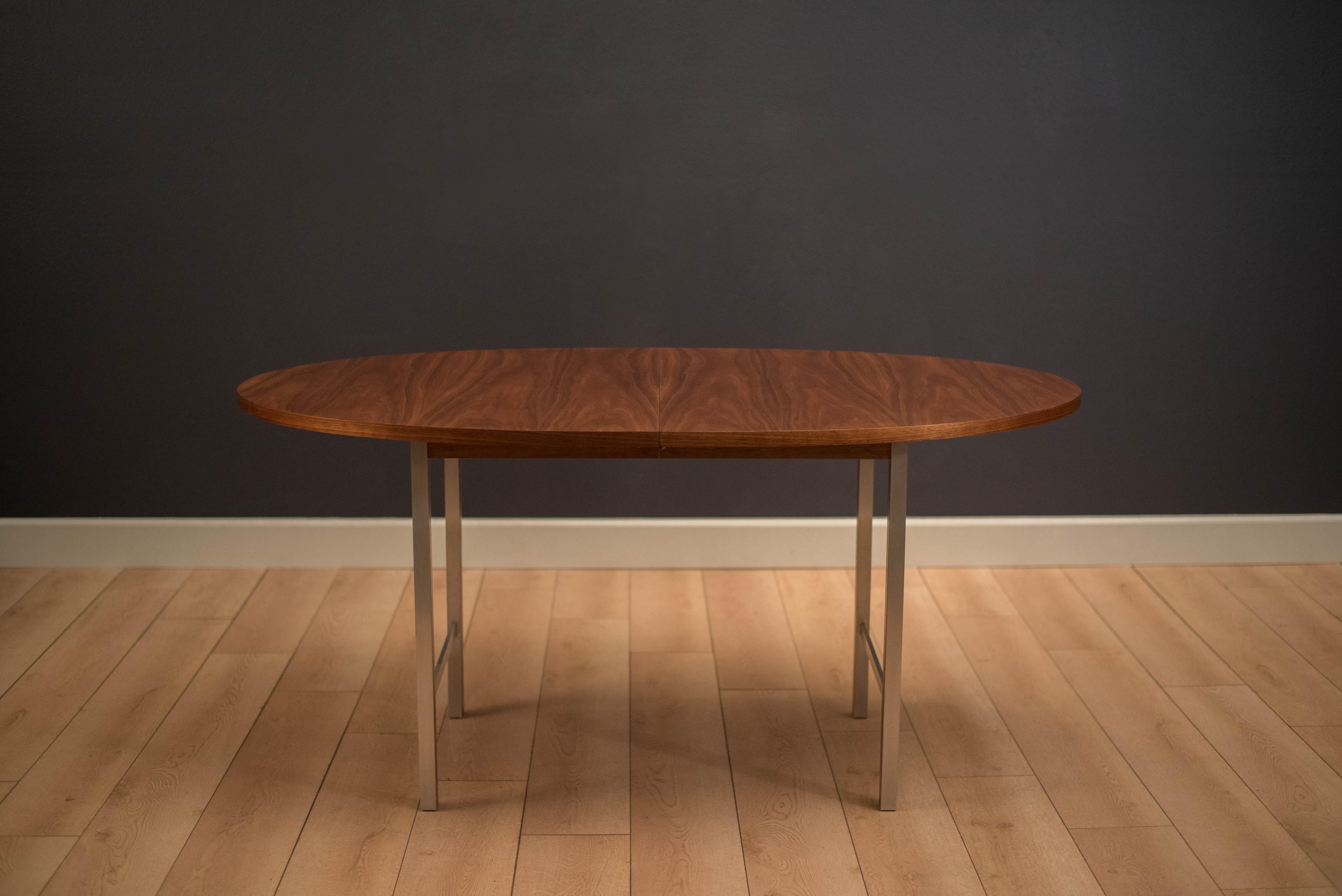 Linearer Esstisch von Paul McCobb für Calvin Furniture im Zustand „Gut“ in San Jose, CA