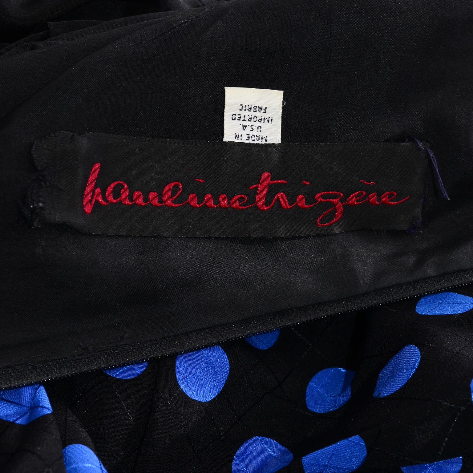 Pauline Trigere - Robe vintage en soie bleue et noire à pois avec col en tissu noué en vente 5