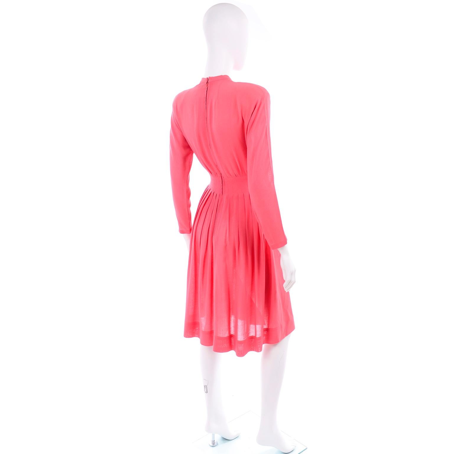 Vintage Pauline Trigere Salmon Pink Dress With Keyhole Slit and Pleated Skirt In Excellent Condition For Sale In Portland, OR