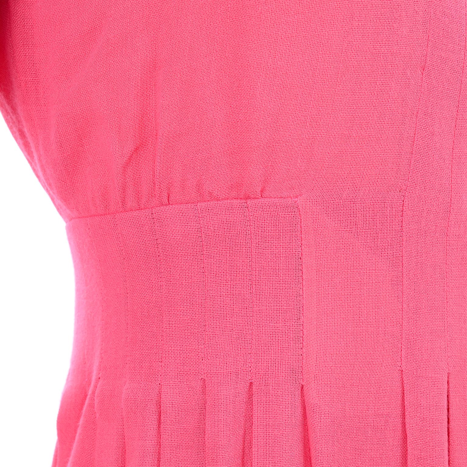 Vintage Pauline Trigere Salmon Pink Dress With Keyhole Slit and Pleated Skirt For Sale 3