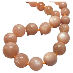 Retro Peach Moonstone Necklace