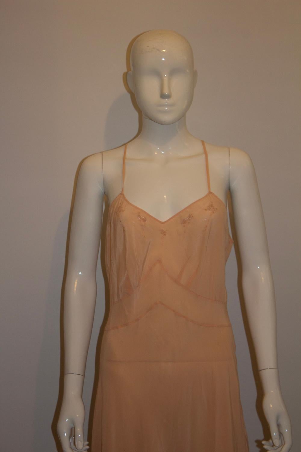 Robe / Combinaison Vintage rose pêche en vente 1