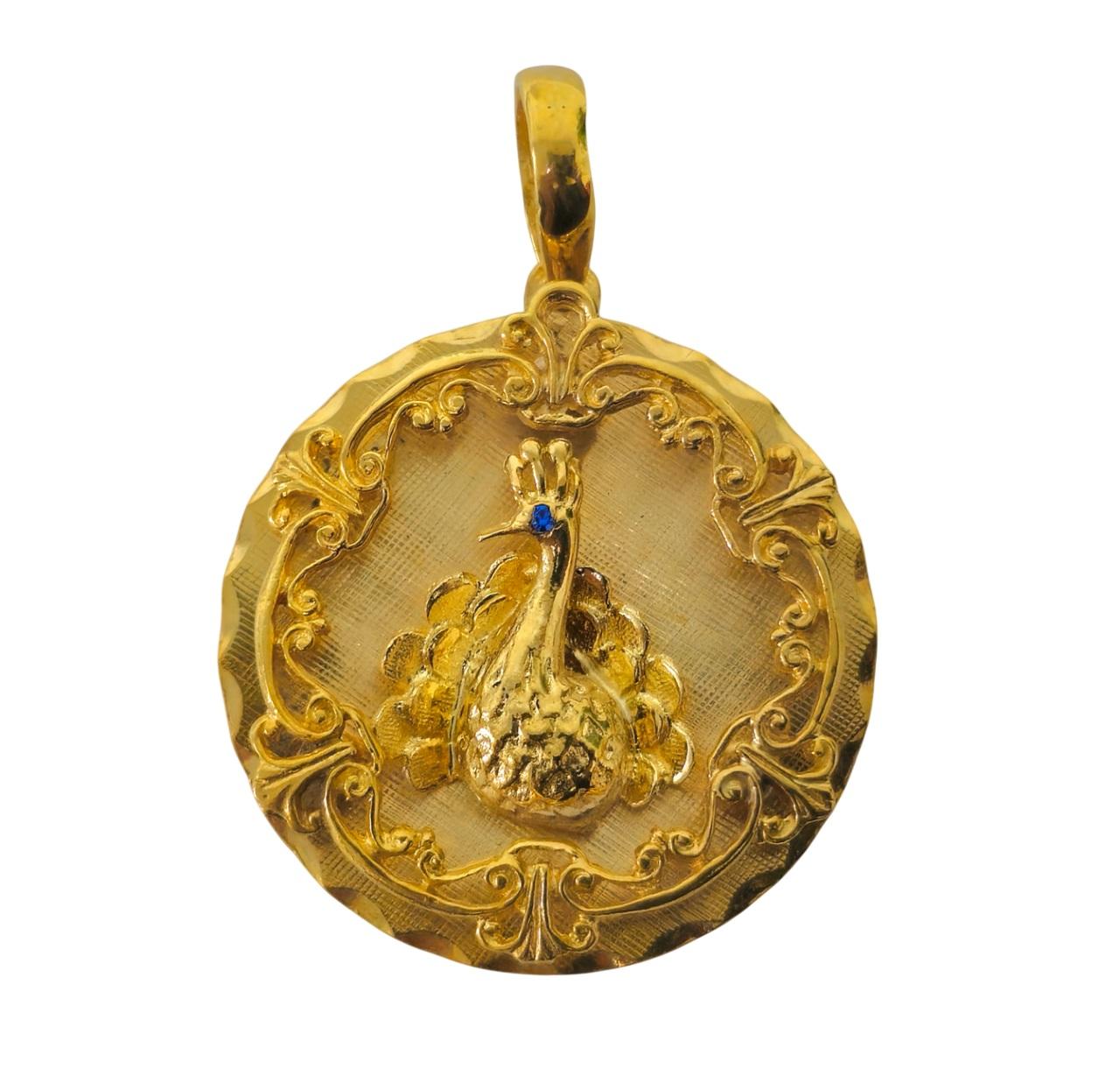 Medieval Vintage Peacock Motif Pendant with Blue Sapphire in 14k Gold For Sale