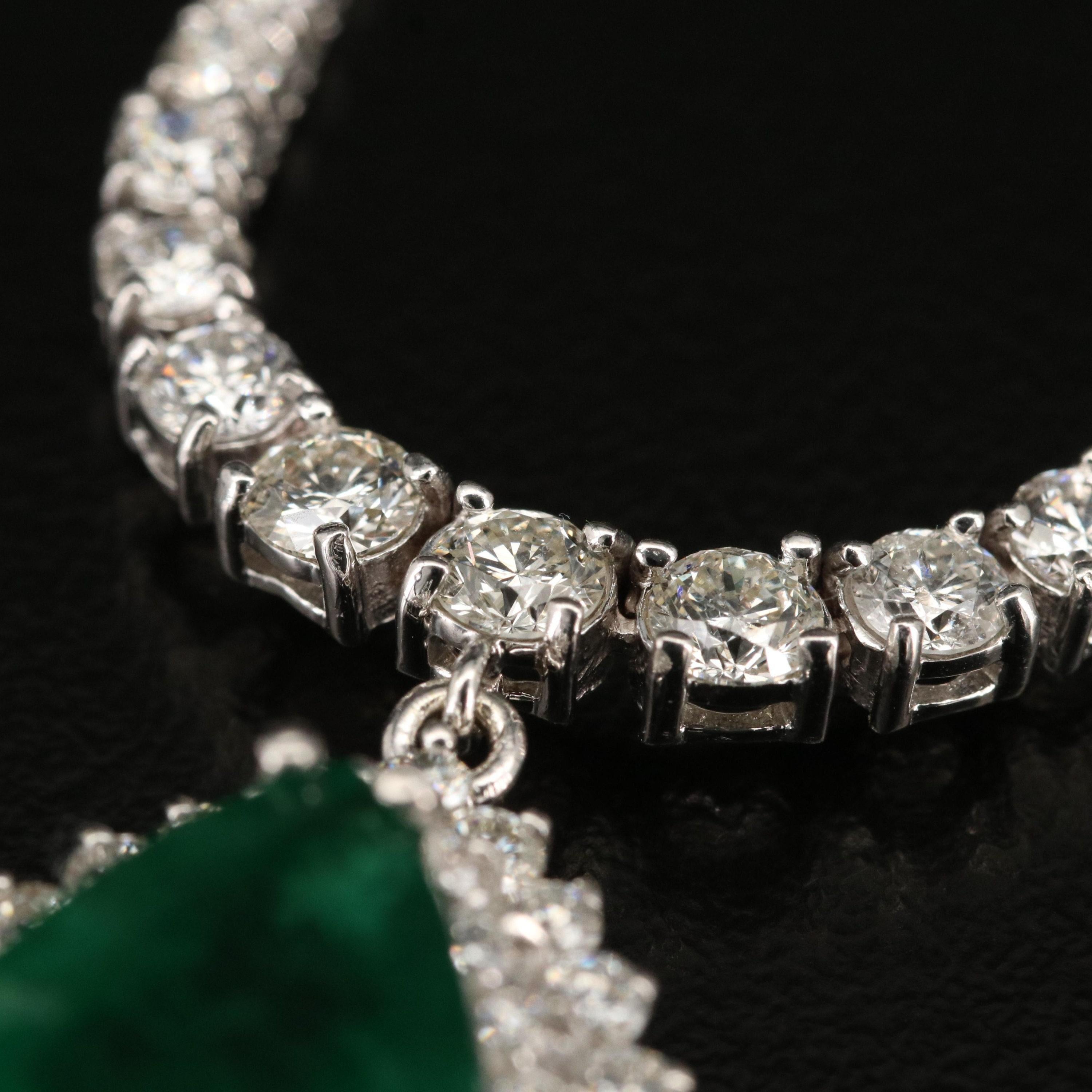 Vintage Pear Cut Emerald Diamonds Pendant Necklace In New Condition For Sale In Orlando, Florida