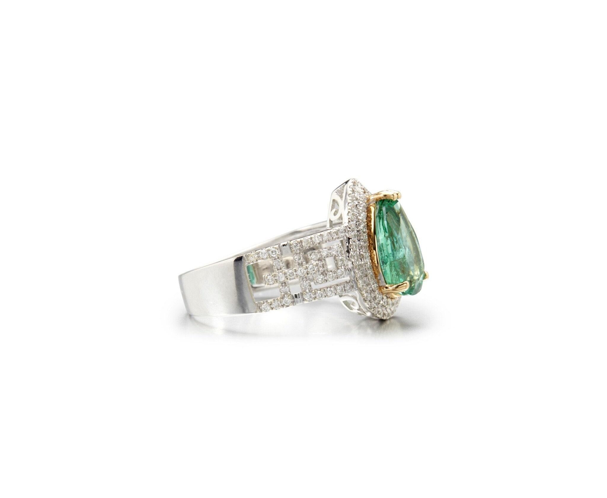 For Sale:  Vintage Pear Cut Emerald Gold Ring, Halo Natural Emerald Engagement Ring 3