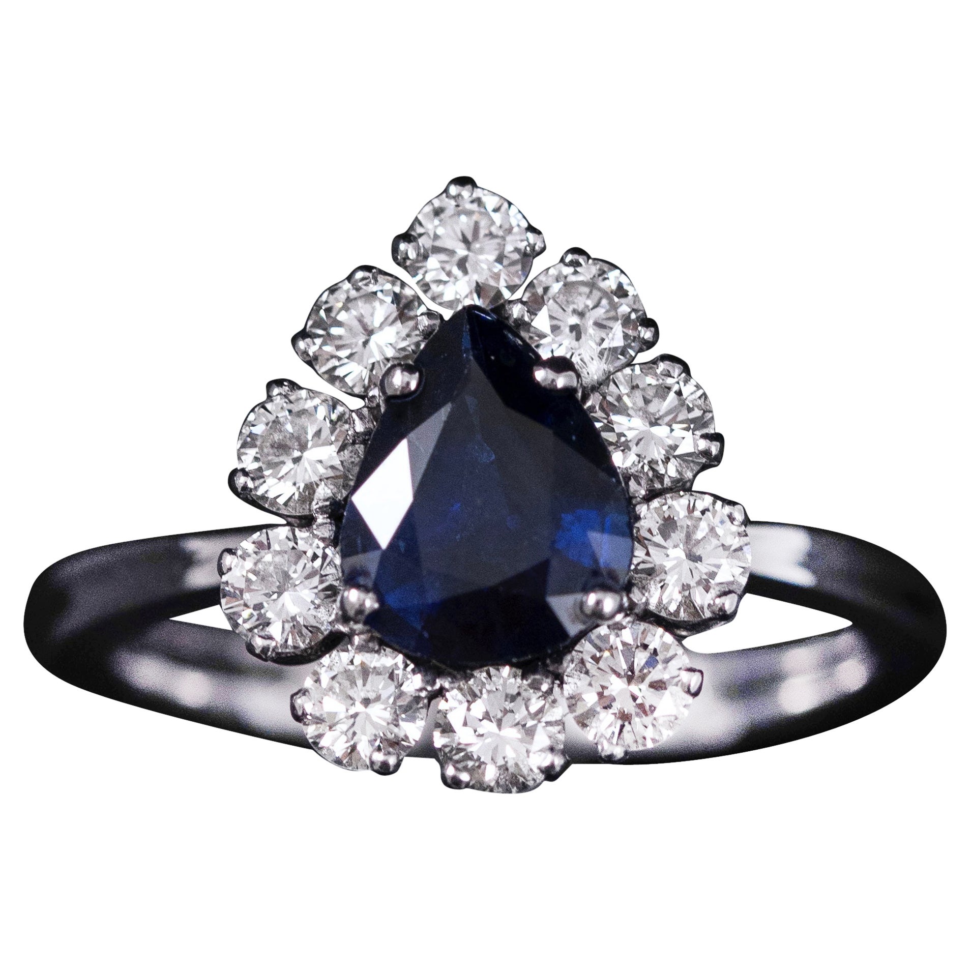 Vintage Pear Shape Sapphire Diamond Cluster Ring 19.2K White Gold Portugal 1990 en vente