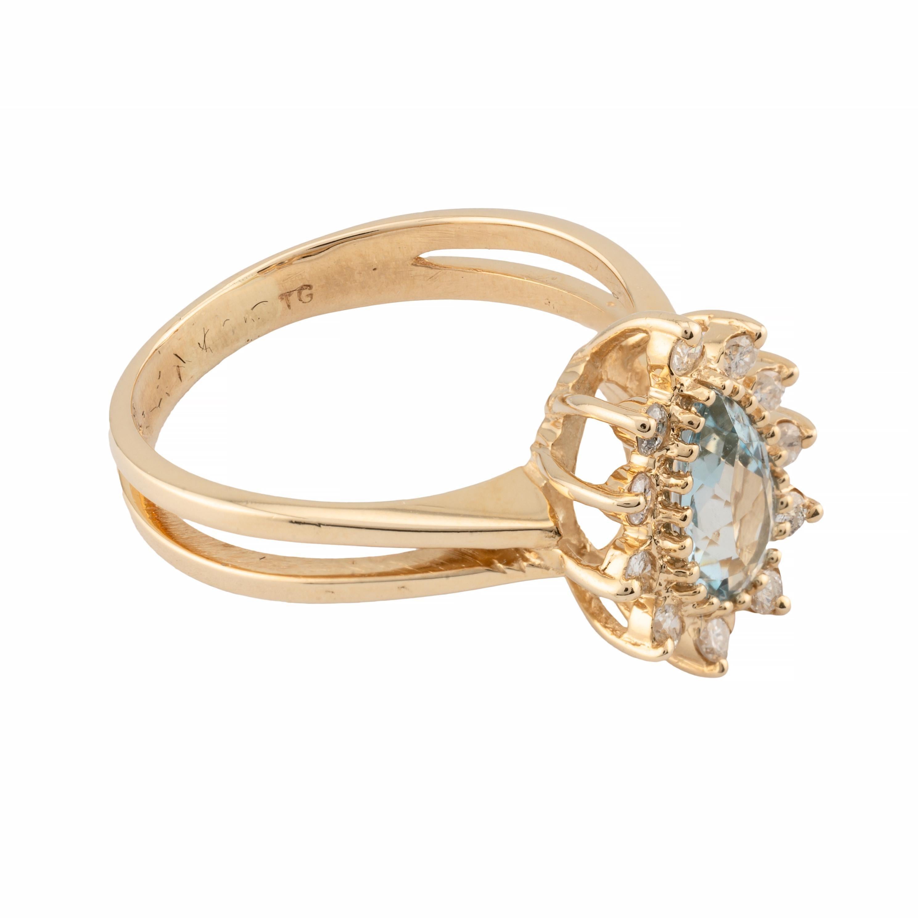 Vintage Birnenförmiger Aquamarin- und Diamant-Halo-Ring aus 14 Karat Gelbgold (Tropfenschliff) im Angebot
