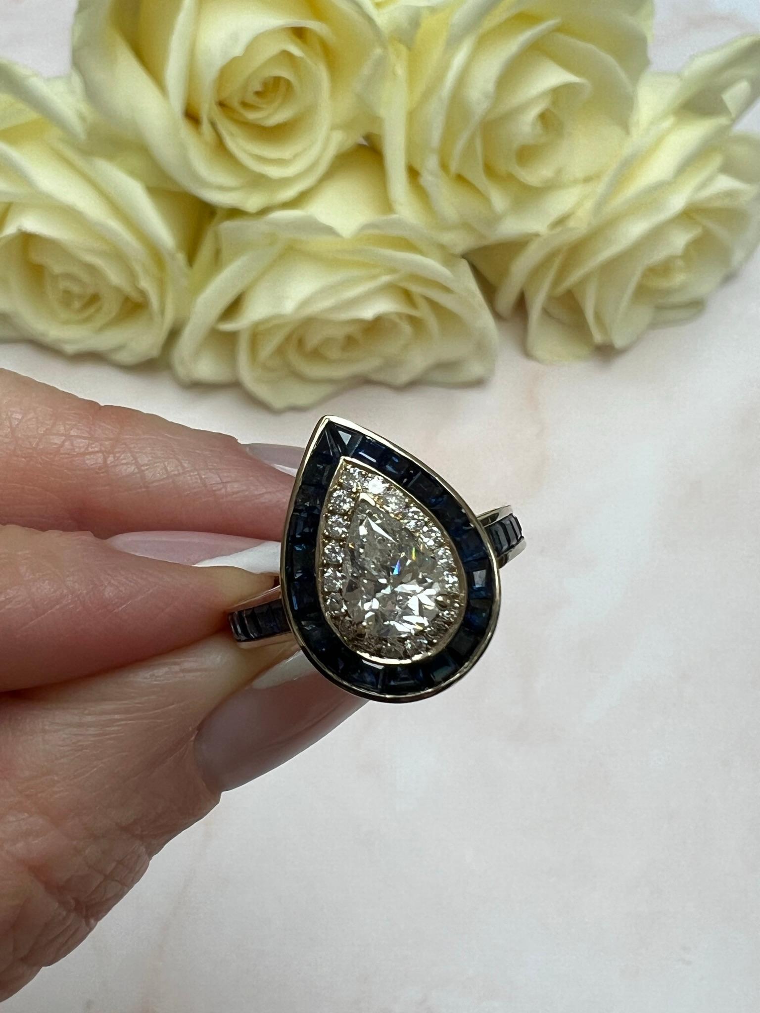 Vintage Pear Shaped Diamond and Sapphire Ring In Good Condition For Sale In London, GB