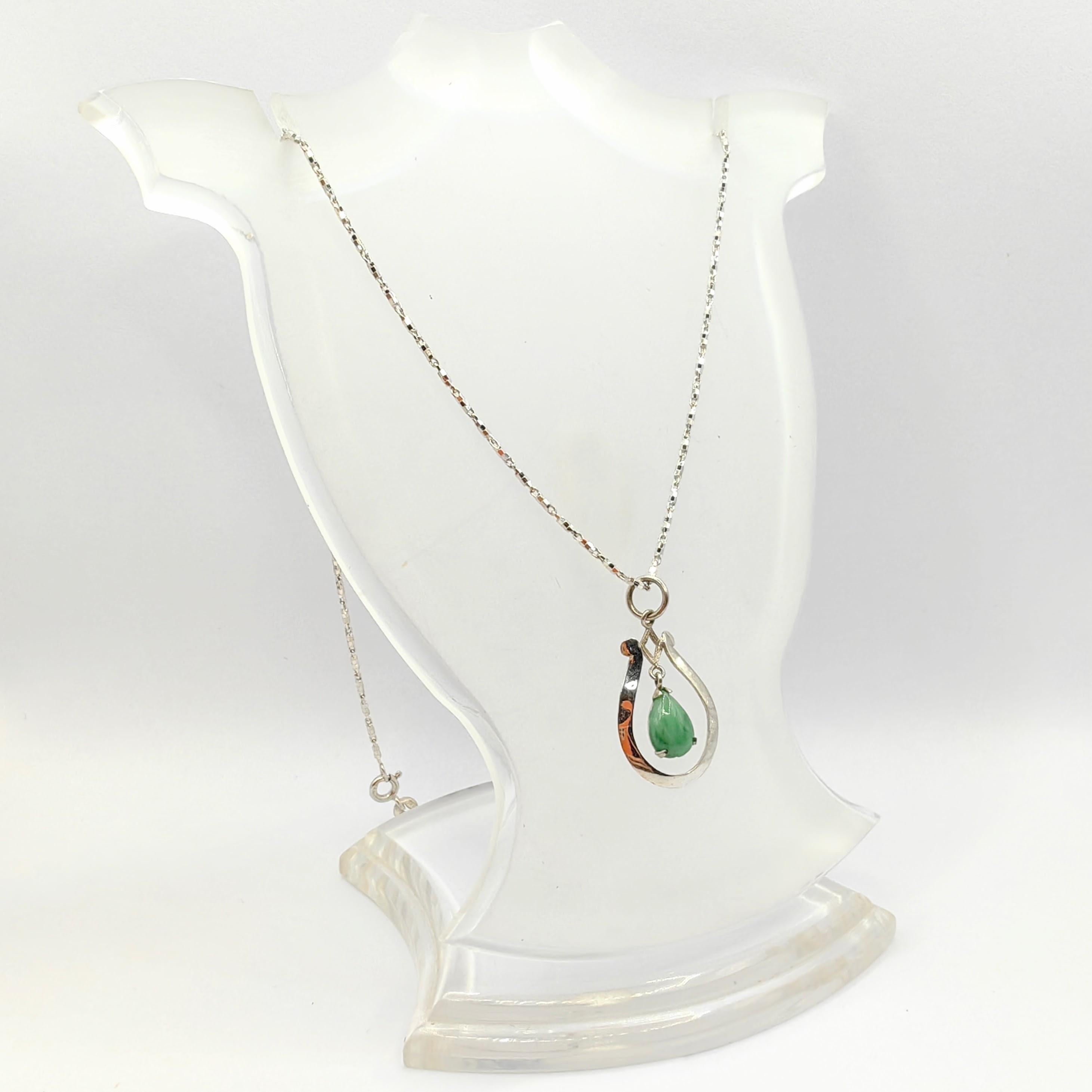 Vintage Pear Shaped Teardrop Jade Pendant in Sterling Silver For Sale 2