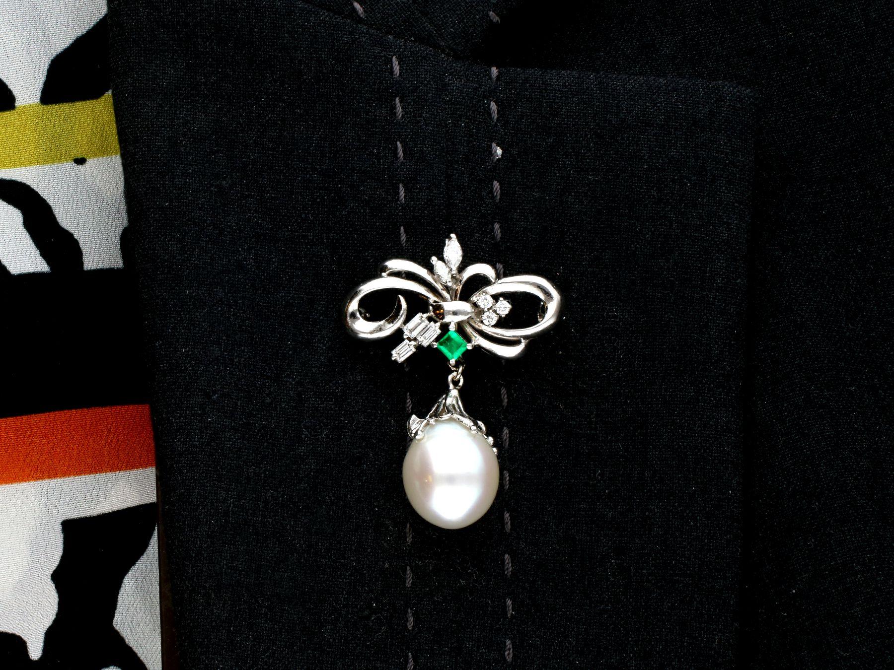 Vintage Pearl Emerald and Diamond Platinum Drop Brooch / Pendant 6