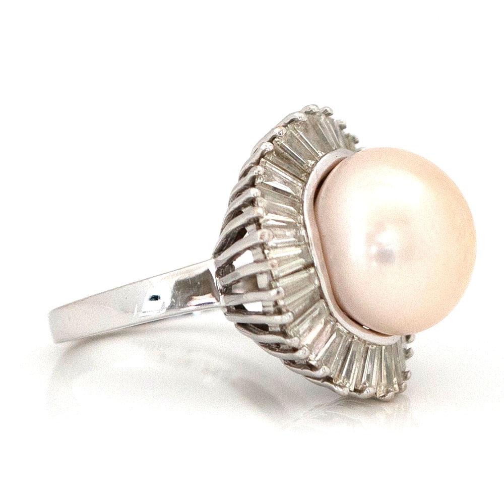Modern Vintage Pearl 18ct White Gold 2.35ct Diamond Ballerina Ring For Sale