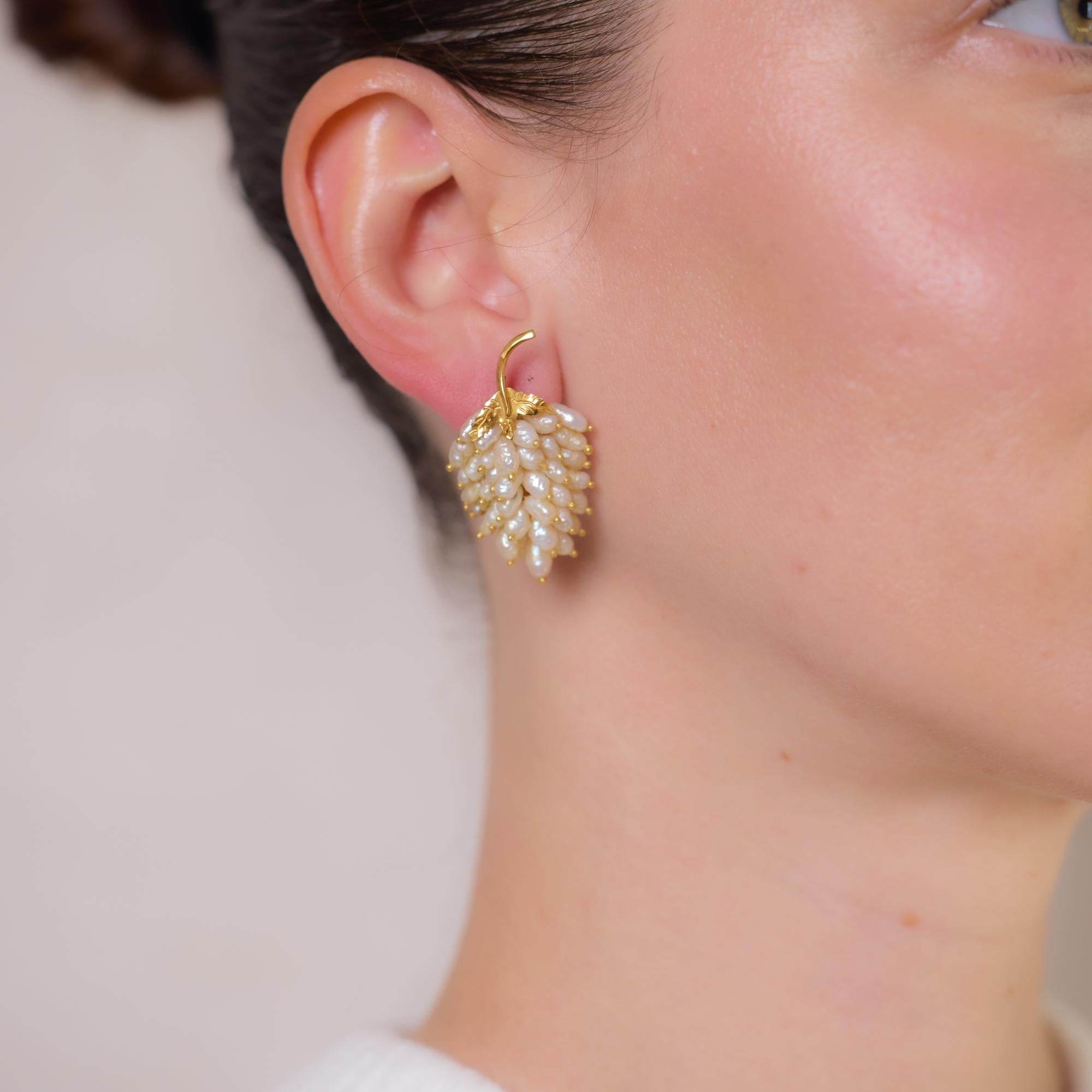 Round Cut Vintage pearl 18k yellow gold grape leaf earrings