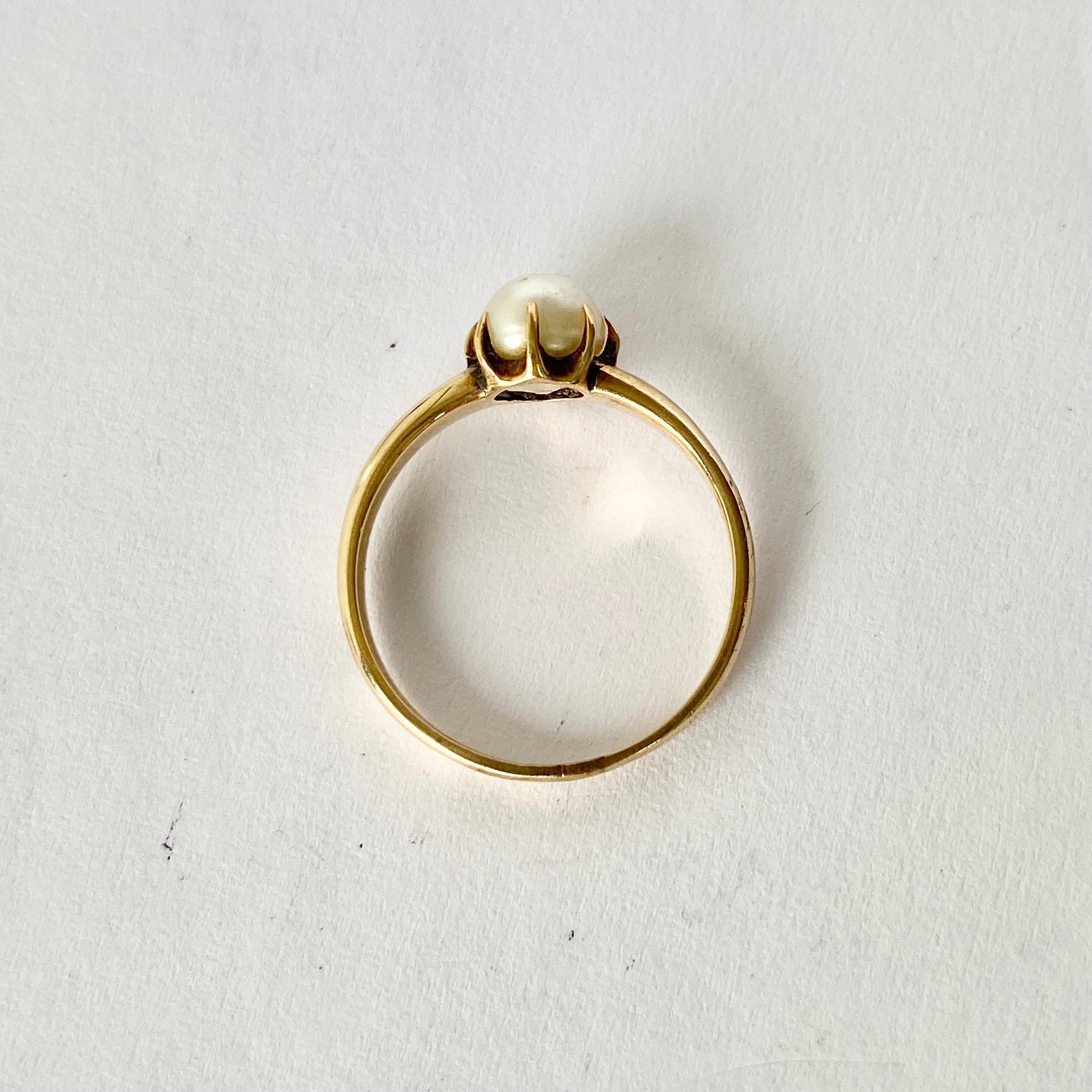 Uncut Vintage Pearl 9 Carat Gold Ring