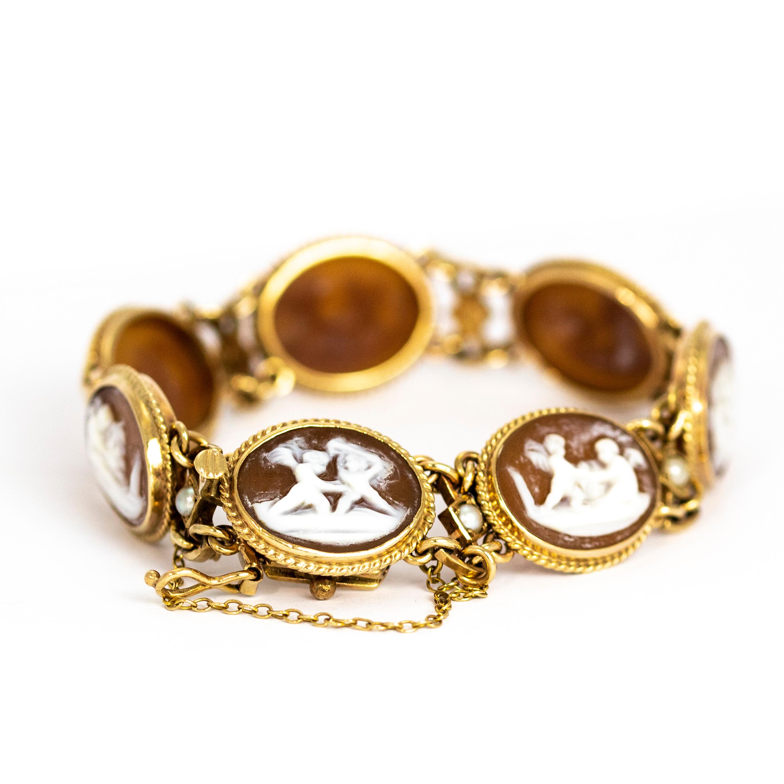 Vintage Pearl and 9 Carat Gold Cameo Bracelet In Good Condition In Chipping Campden, GB