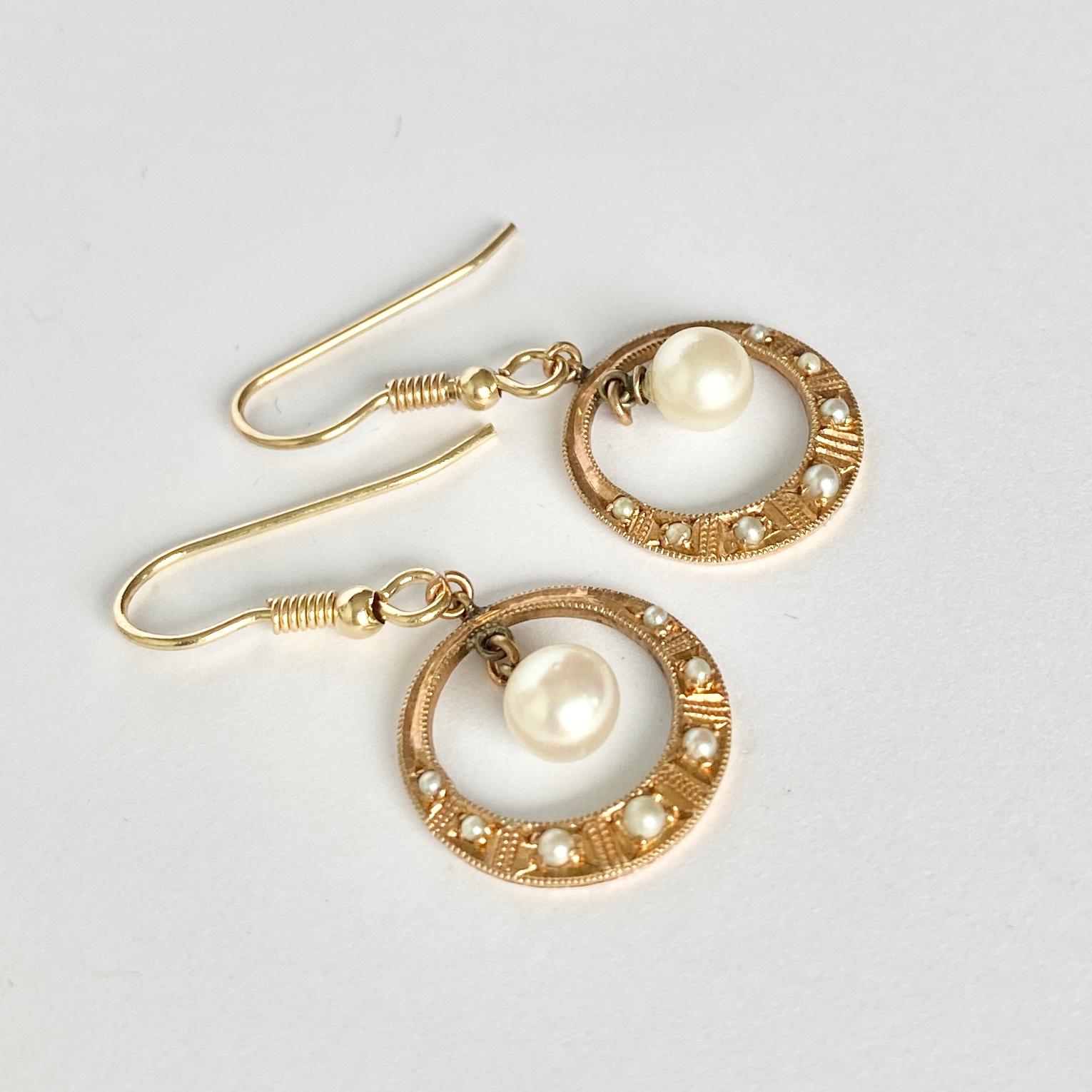 9 ct gold drop earrings