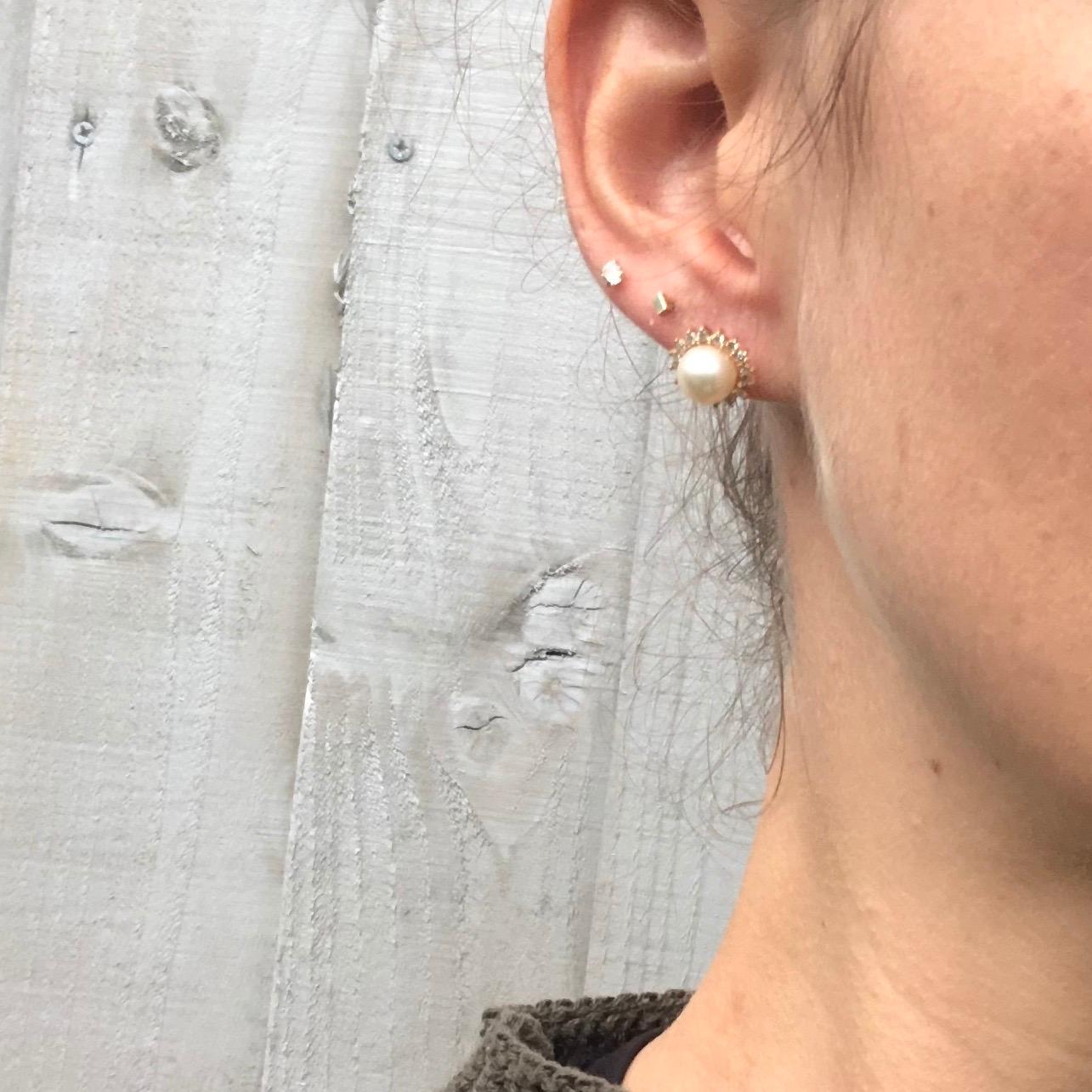 Ohrringe aus 18 Karat Gold mit Perlen und Diamanten im Zustand „Gut“ im Angebot in Chipping Campden, GB